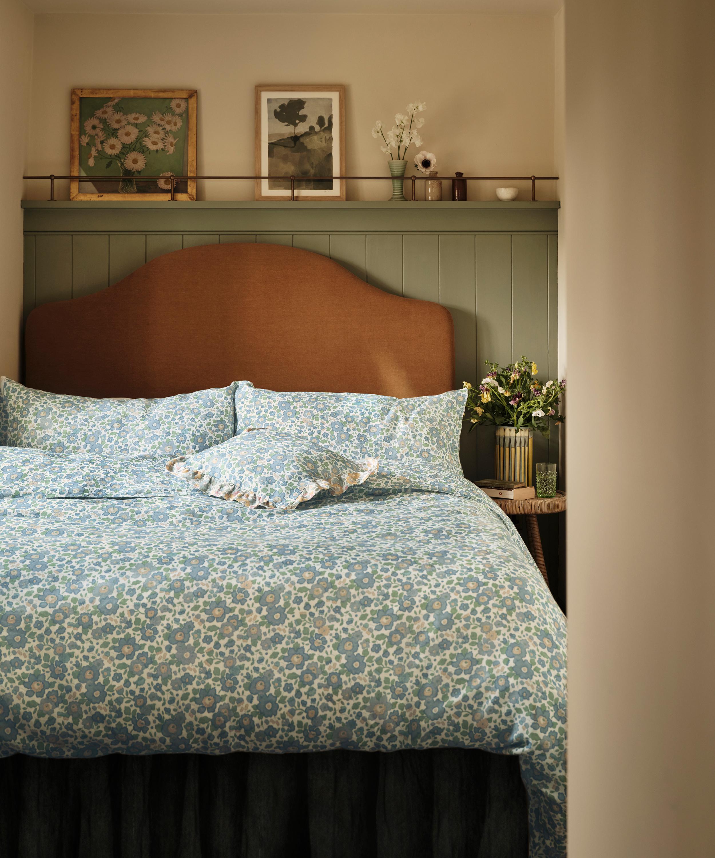 Liberty - Betsy Linen Standard Pillowcase image number 1