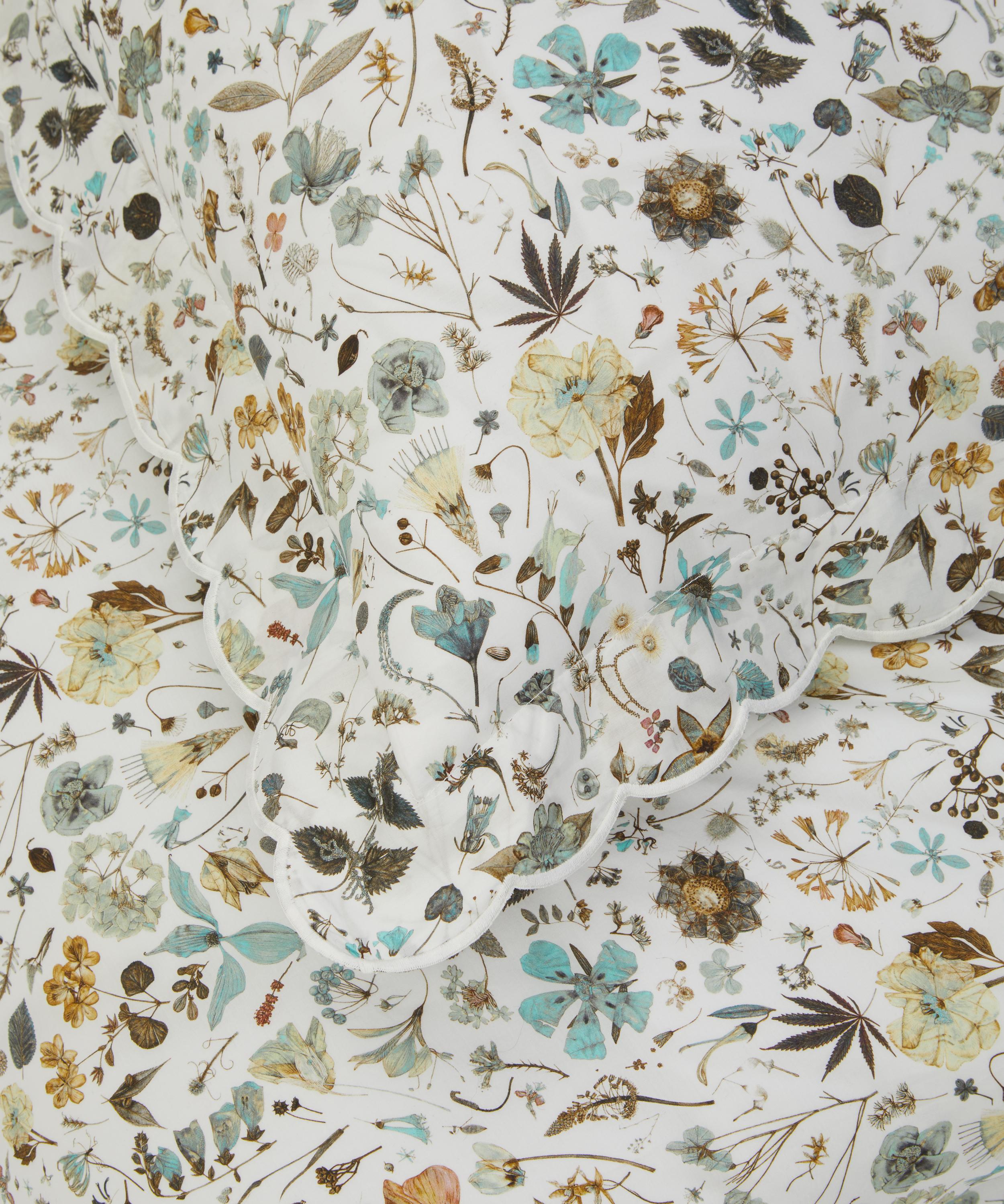 Liberty - Floral Eve Tana Lawn&trade; Cotton&nbsp;Standard Pillowcase image number 2