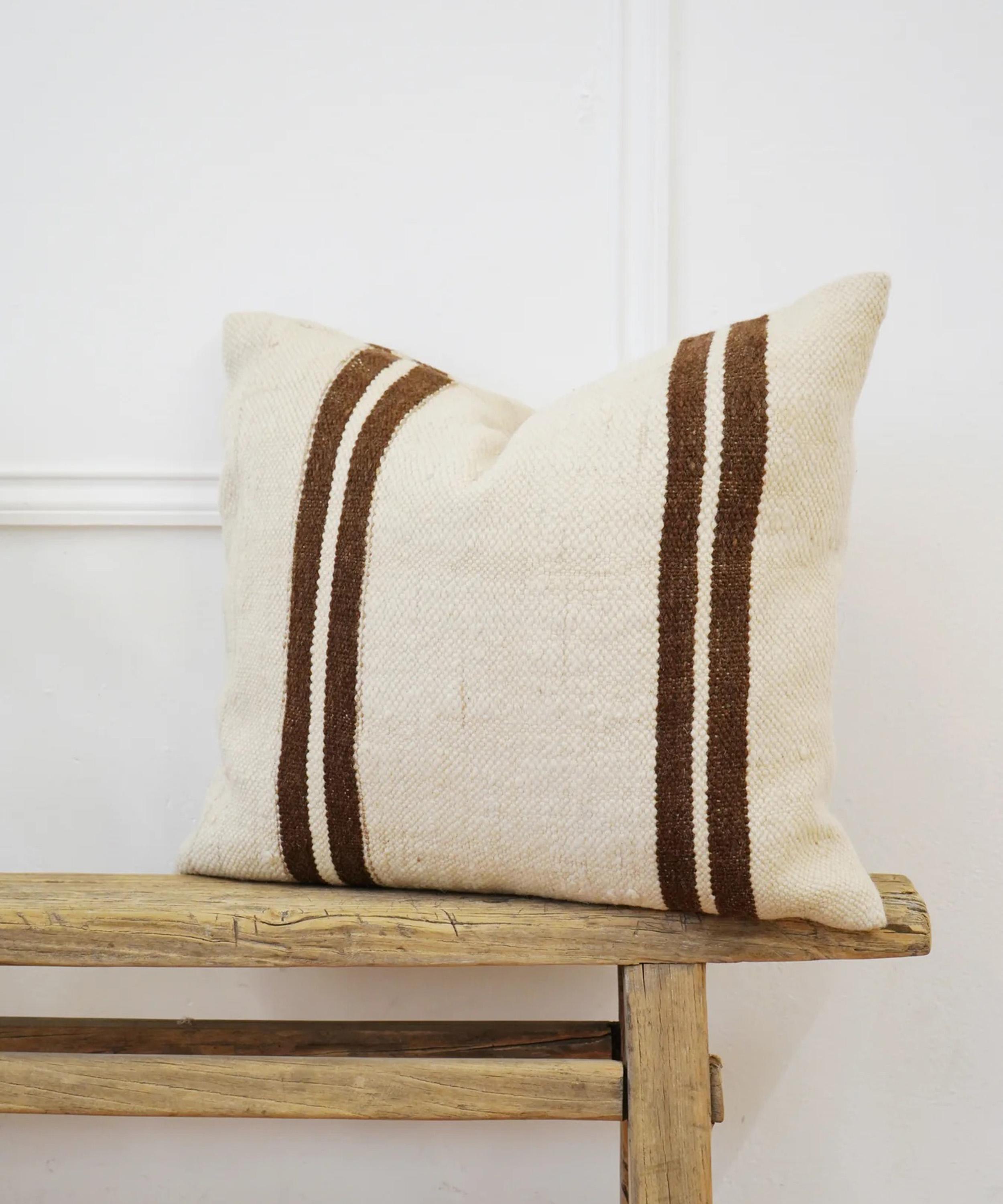 Moroccan White - Berber Hanbal Wool Cushion Cover image number 4