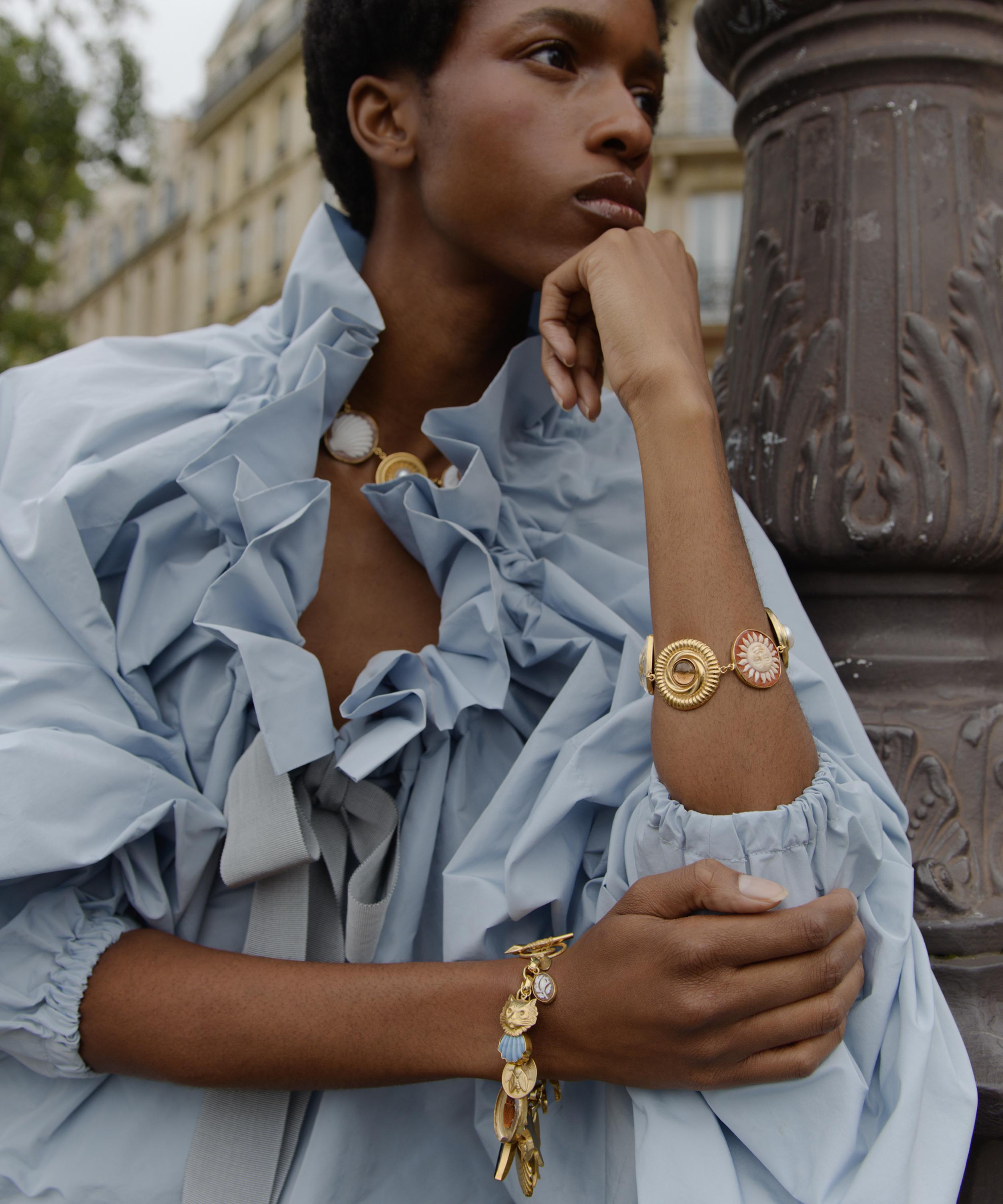 Grainne Morton - 18ct Gold-Plated Sun and Shell Charm Bracelet image number 1