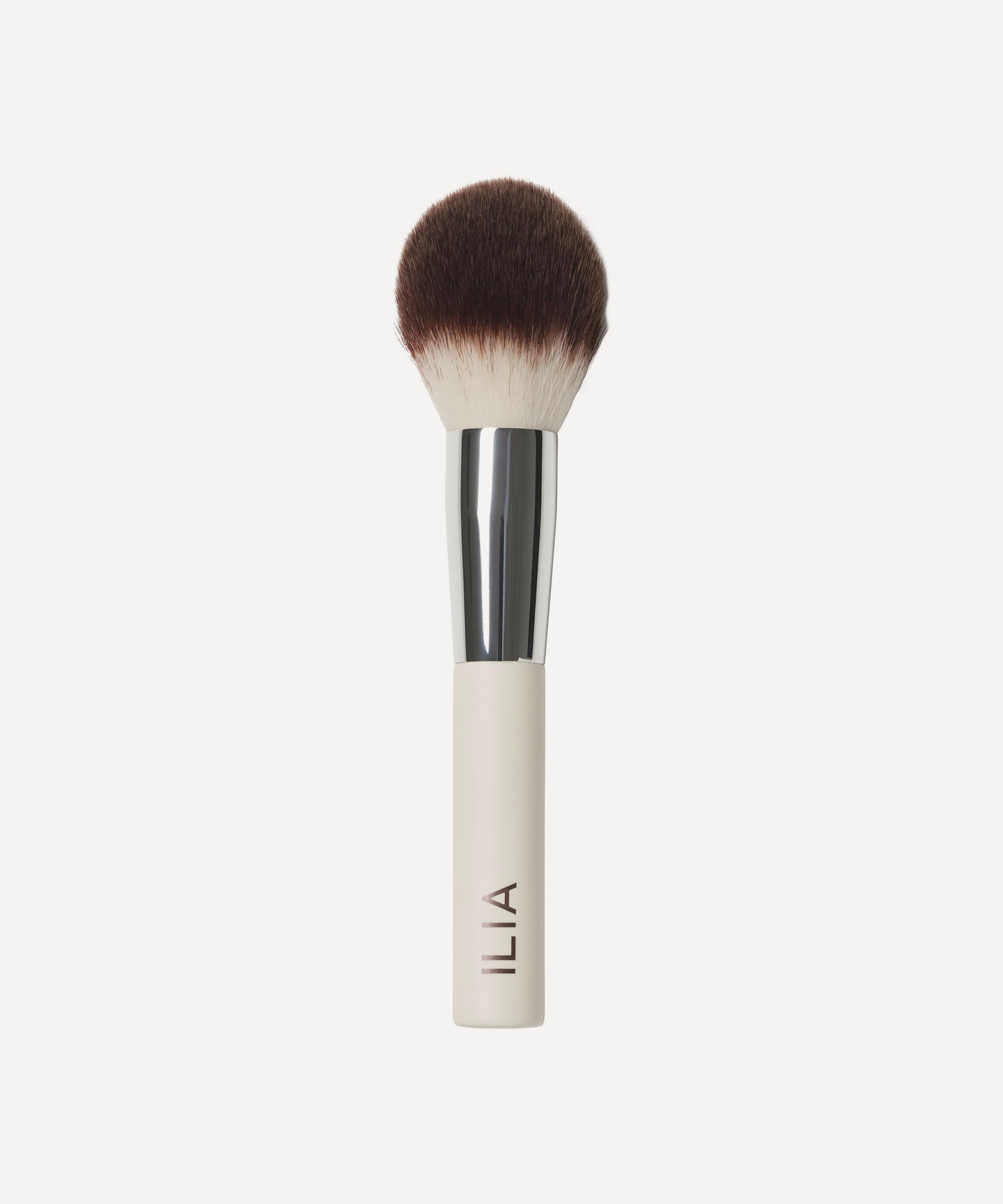 ILIA - Finishing Powder Brush