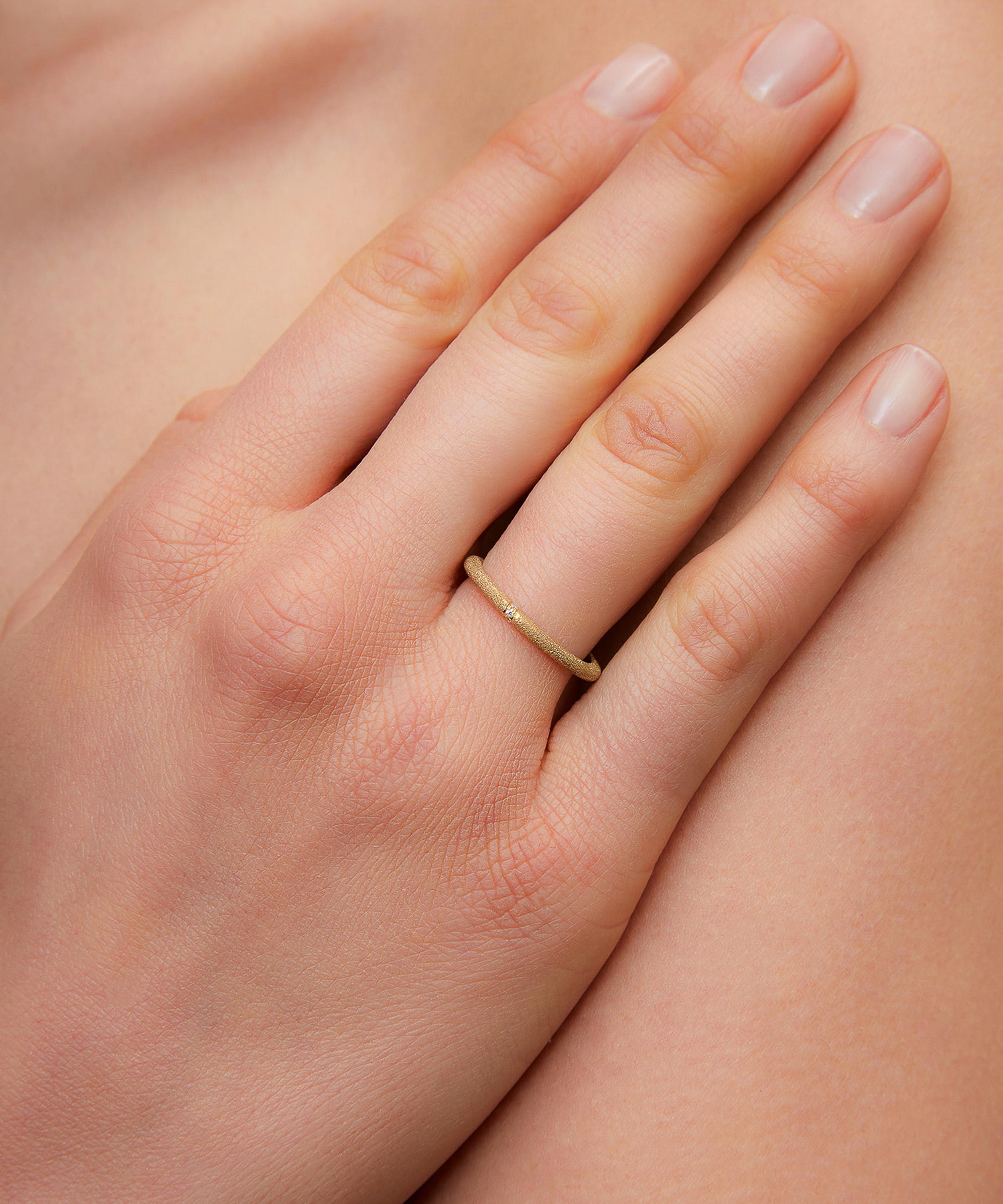 Yvonne L&eacute;on - 9ct Gold Alliance Mini Diamond Ring image number 1