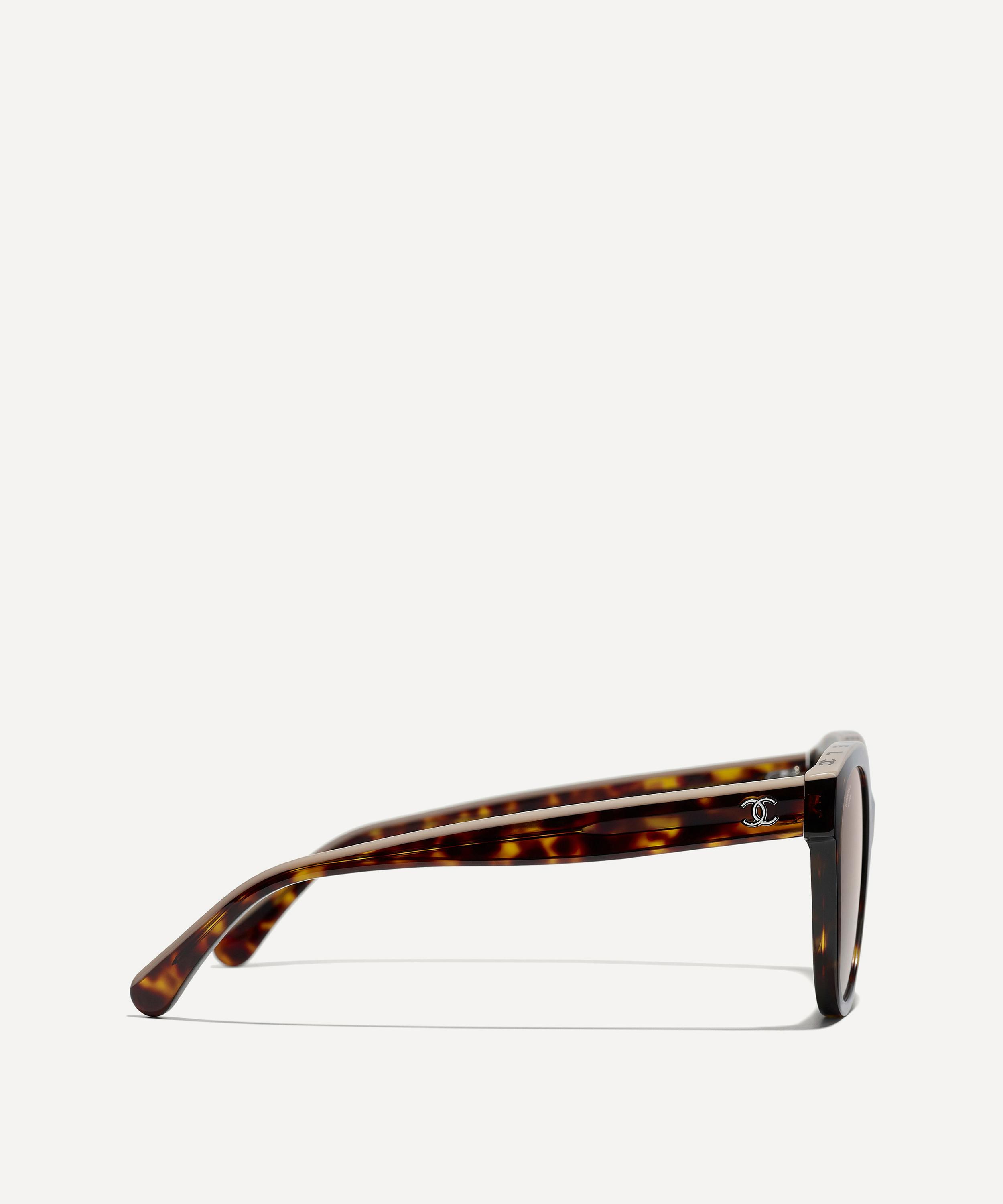 CHANEL - Round Sunglasses image number 2