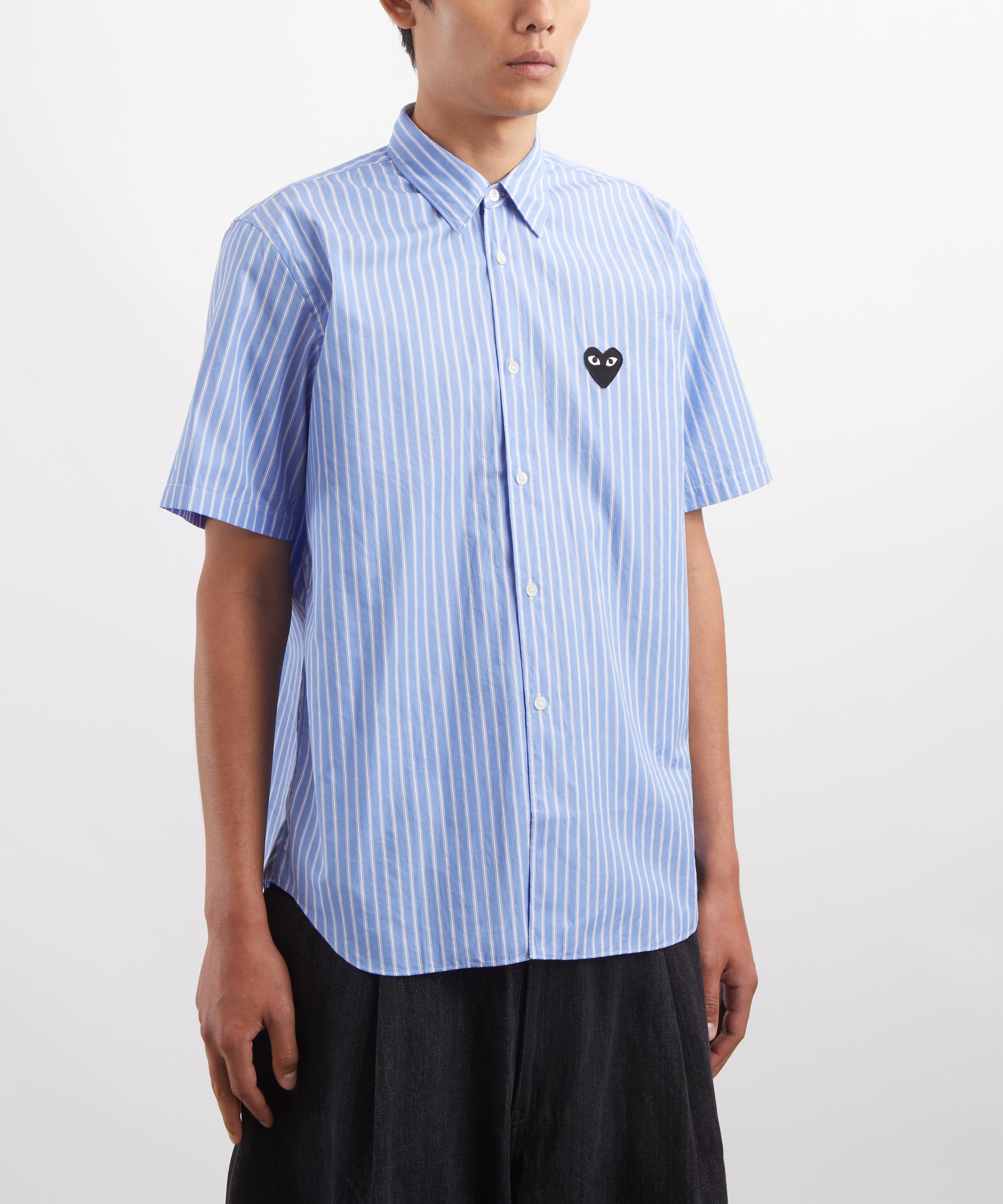 Comme des Gar&ccedil;ons Play - Blue Striped Black Emblem Short-Sleeve Shirt image number 2