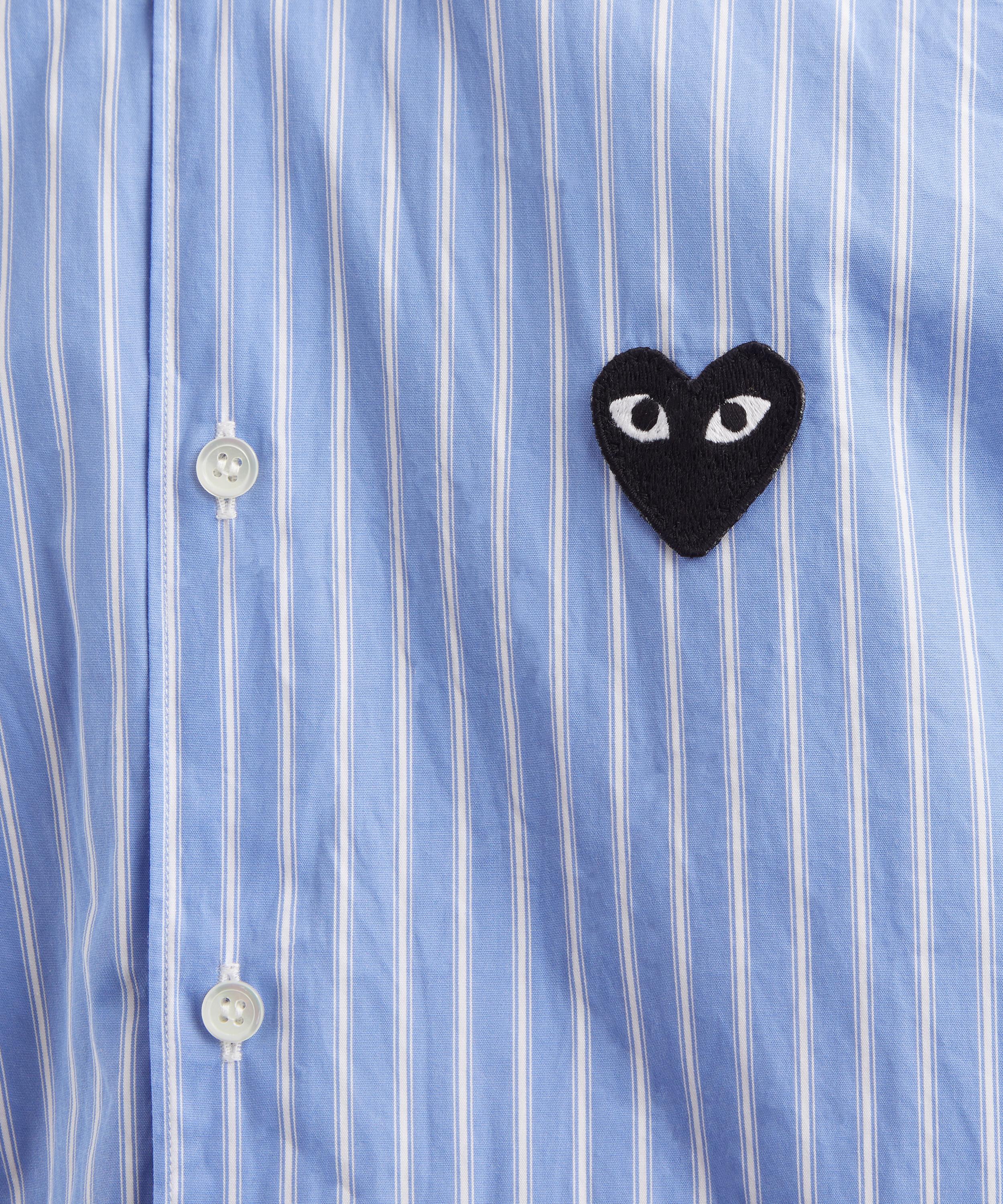 Comme des Gar&ccedil;ons Play - Blue Striped Black Emblem Short-Sleeve Shirt image number 4