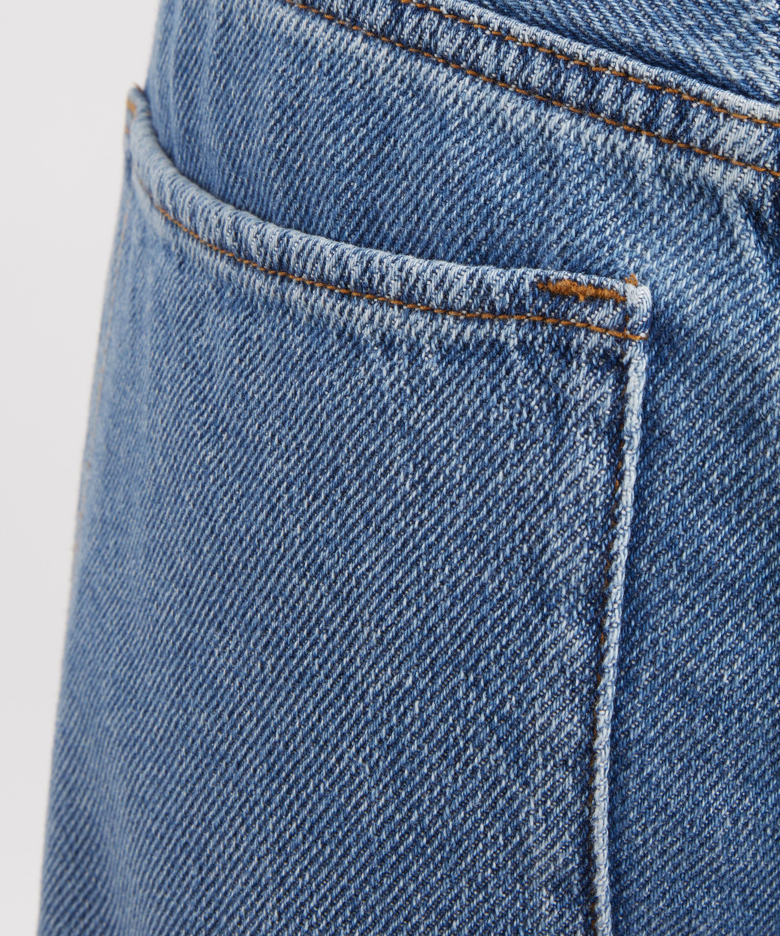 Still Here - Sport Low-Rise Relaxed Jeans in Classic Blue image number 4