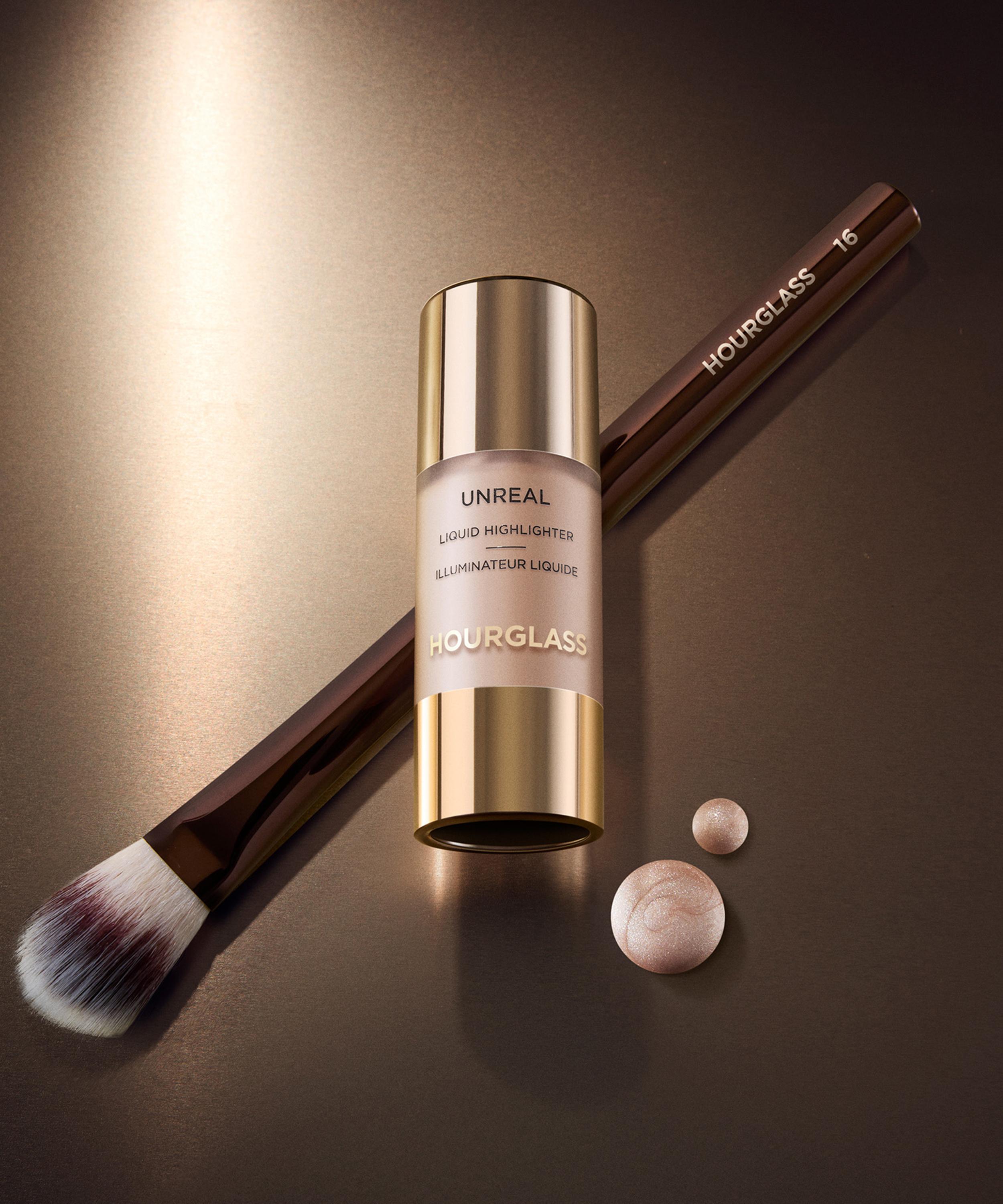 Hourglass - No.16 Highlighter Brush image number 3