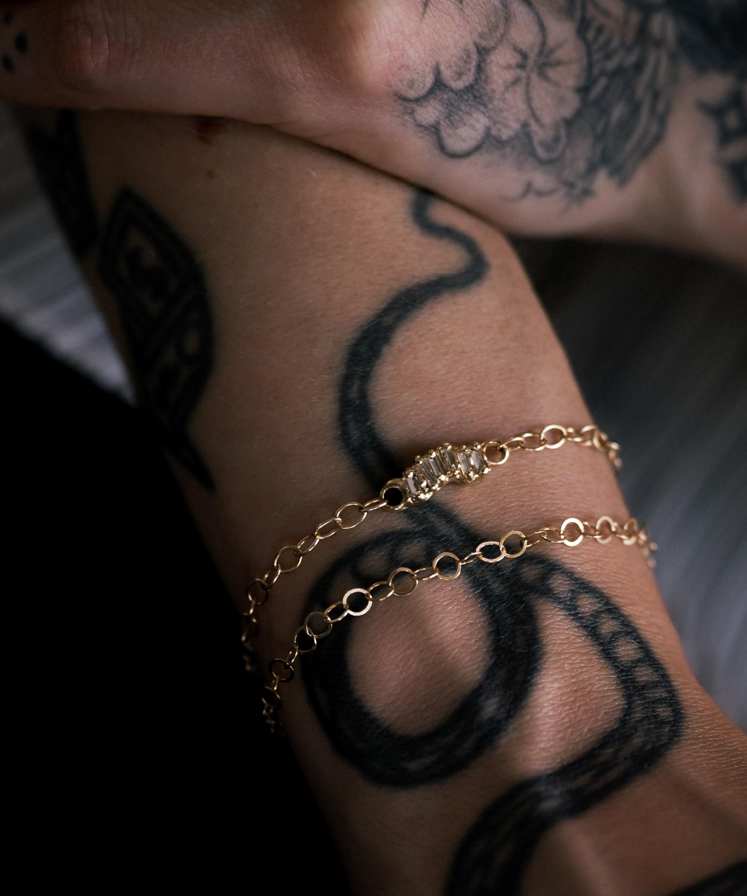 Ellis Mhairi Cameron - 14ct Gold Armach Diamond Scatter Bracelet II image number 1