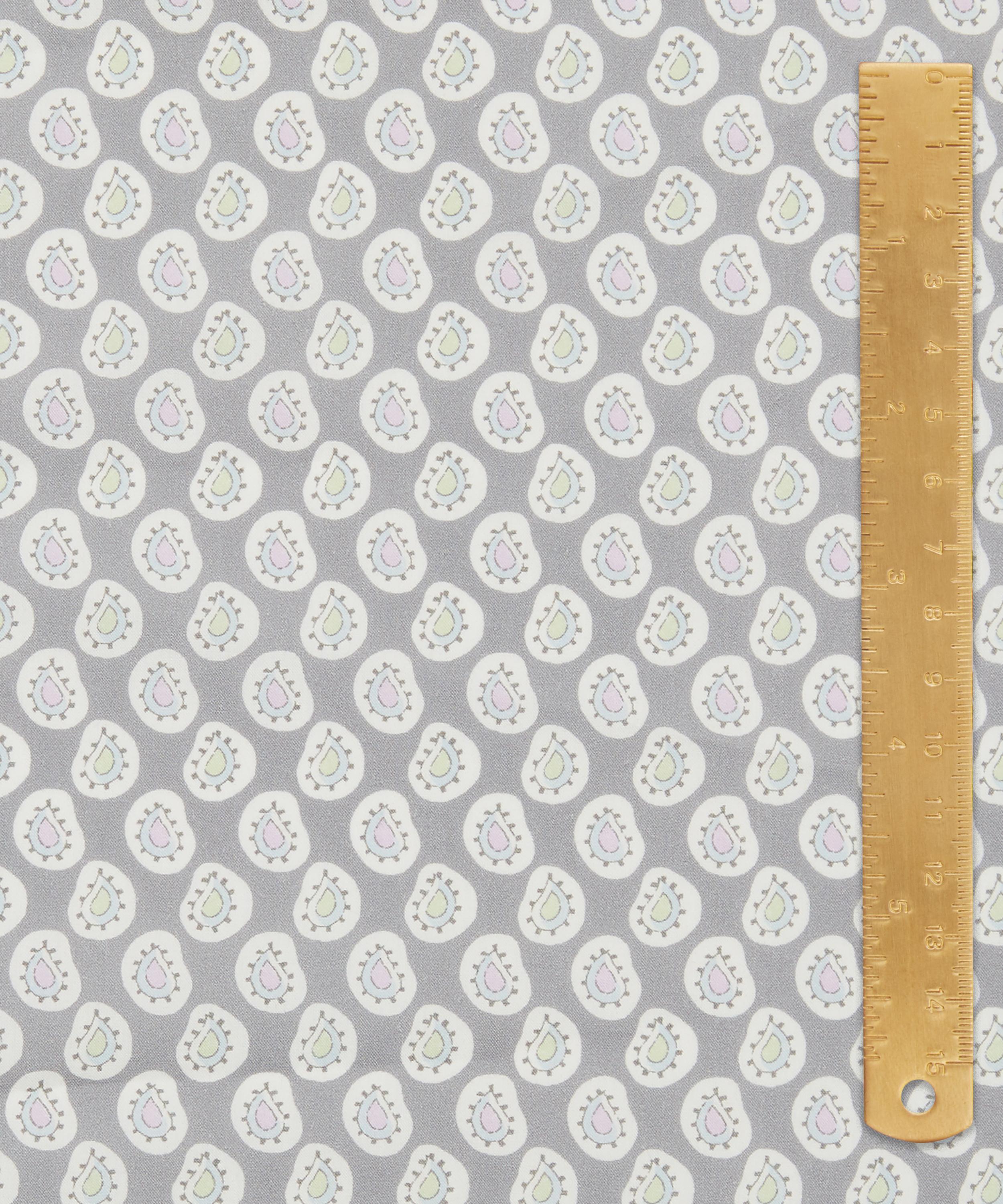 Liberty Fabrics - Farthingale Paisley Tana Lawn&trade; Cotton image number 4