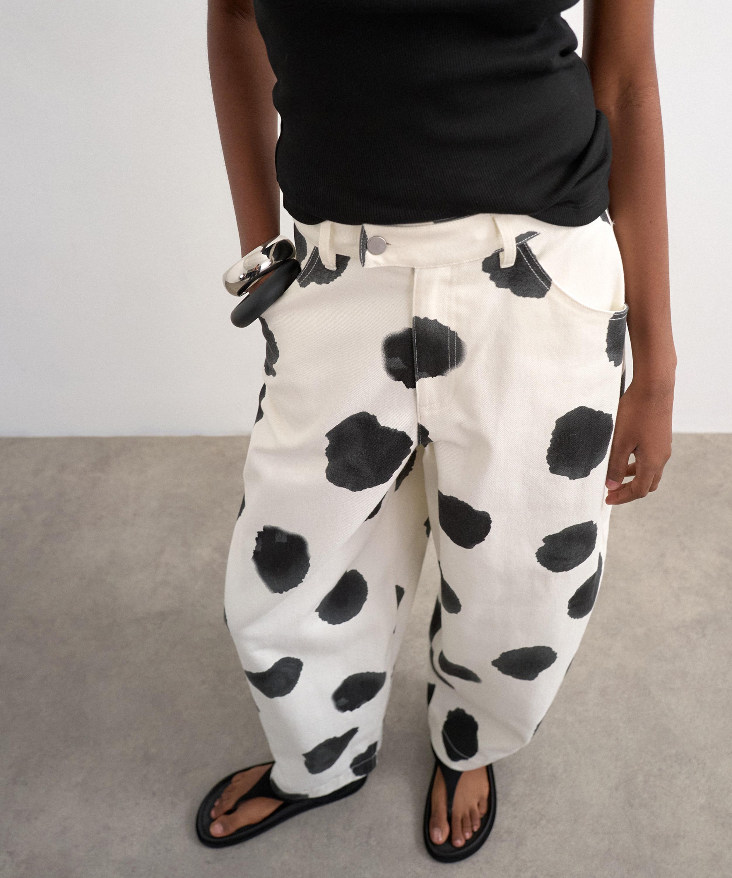 TOPSHOP - Smart Polka-Dot Barrel-Leg Jeans image number 3