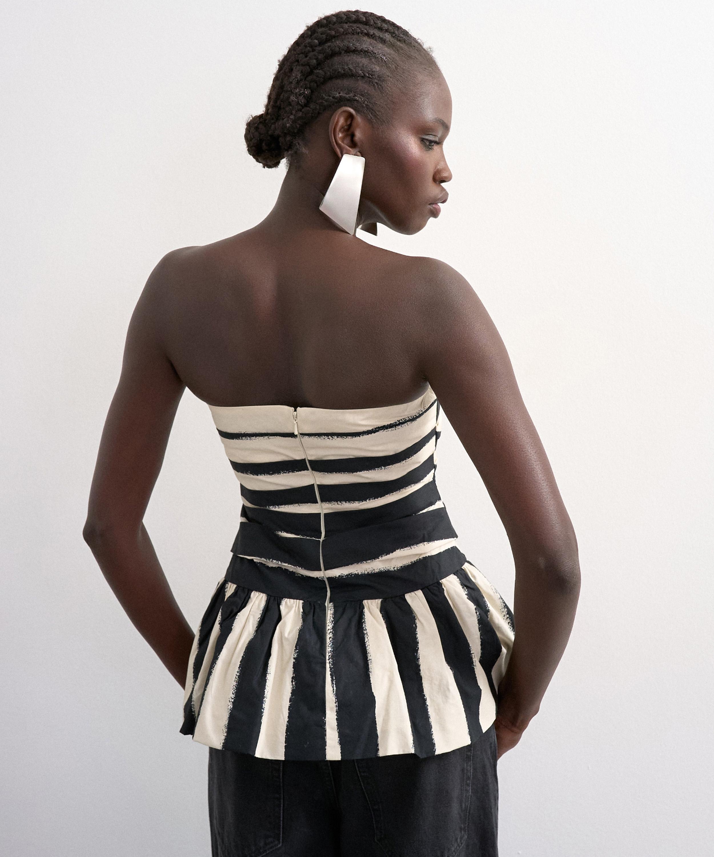 TOPSHOP - Thick Mono Stripe Gathered Bust Bandeau Top image number 3