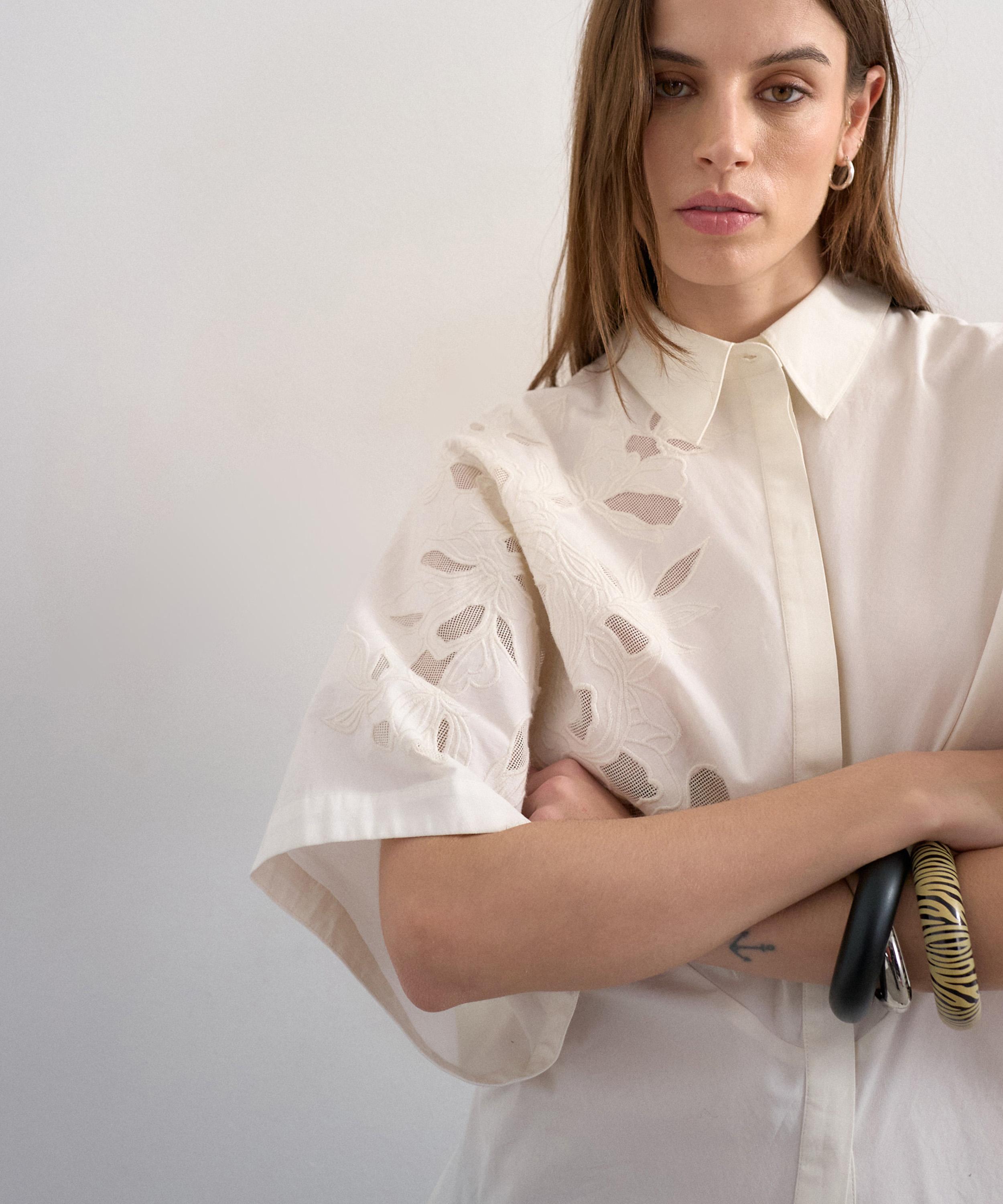 TOPSHOP - White Oversized Cutwork Short-Sleeve Shirt image number 3