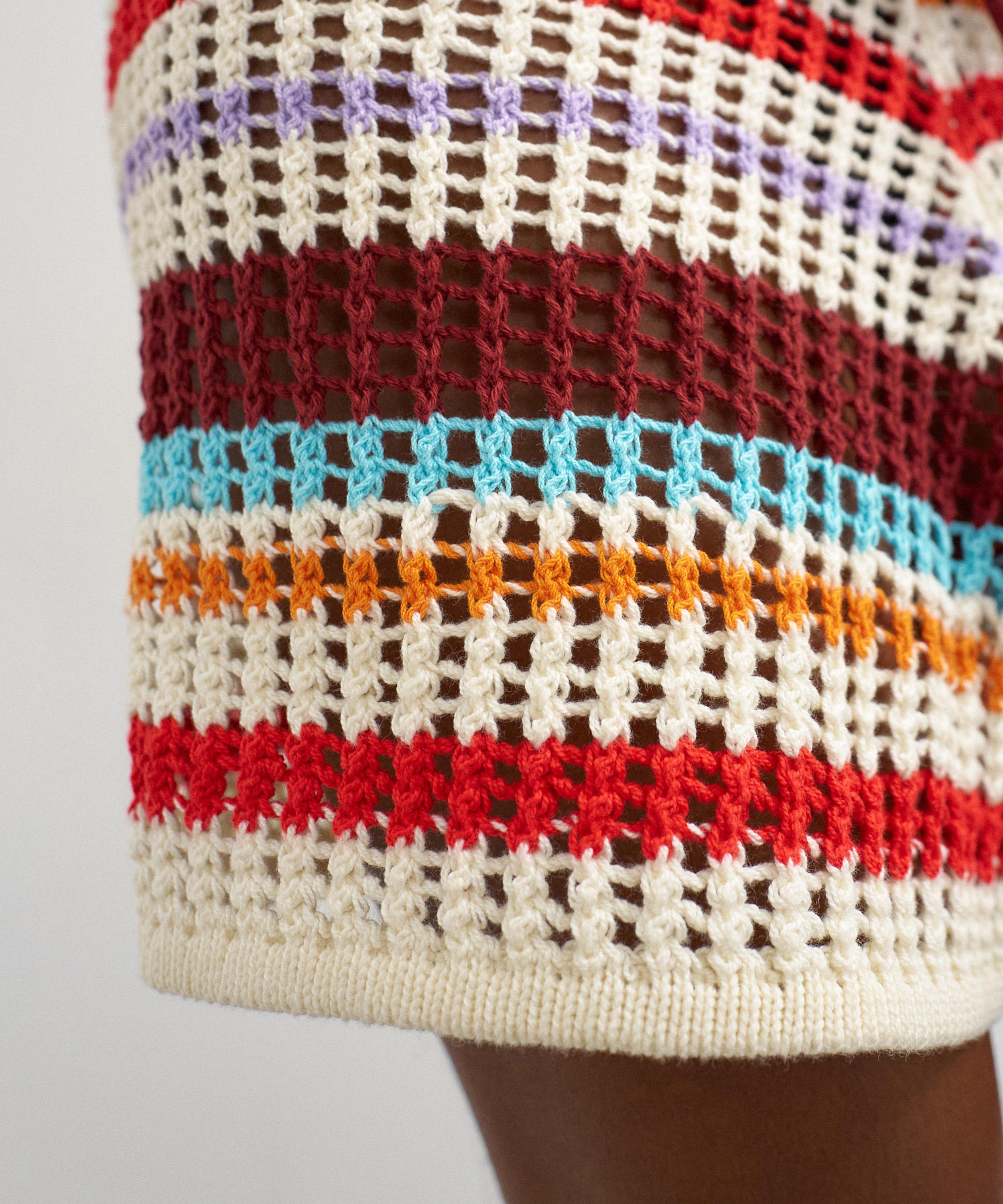 TOPSHOP - Burgundy Knitted Crochet Stripe Co-Ord Shorts image number 4