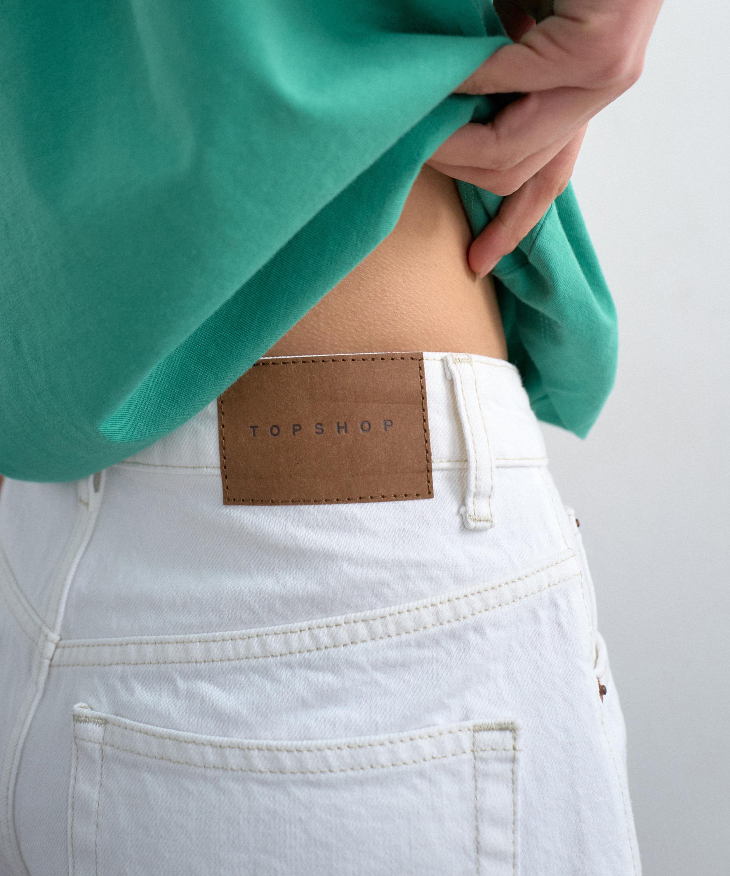 TOPSHOP - Editor White Denim Shorts image number 3