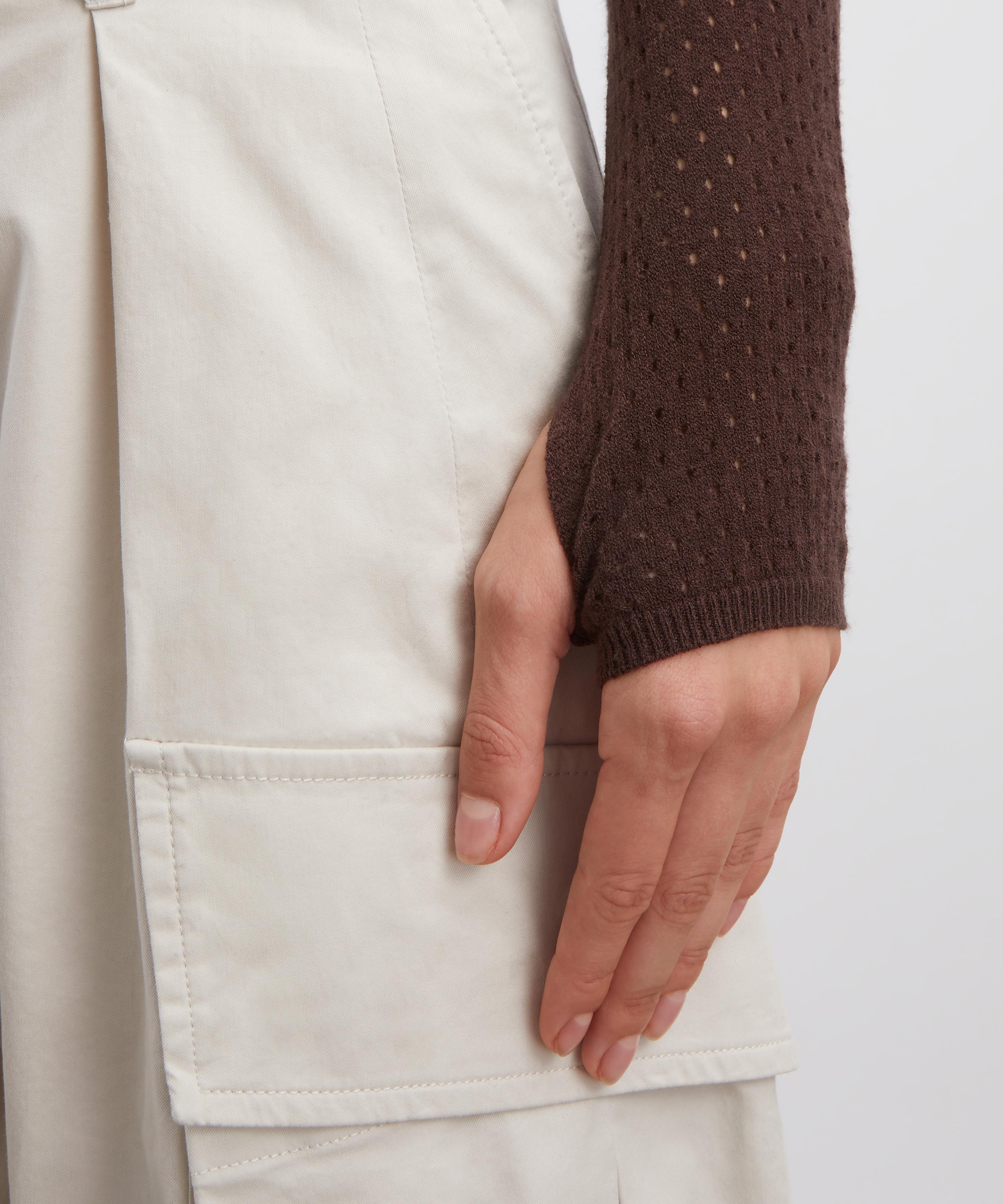 Peachy Den - Carly Thermal V-Neck Jumper image number 4