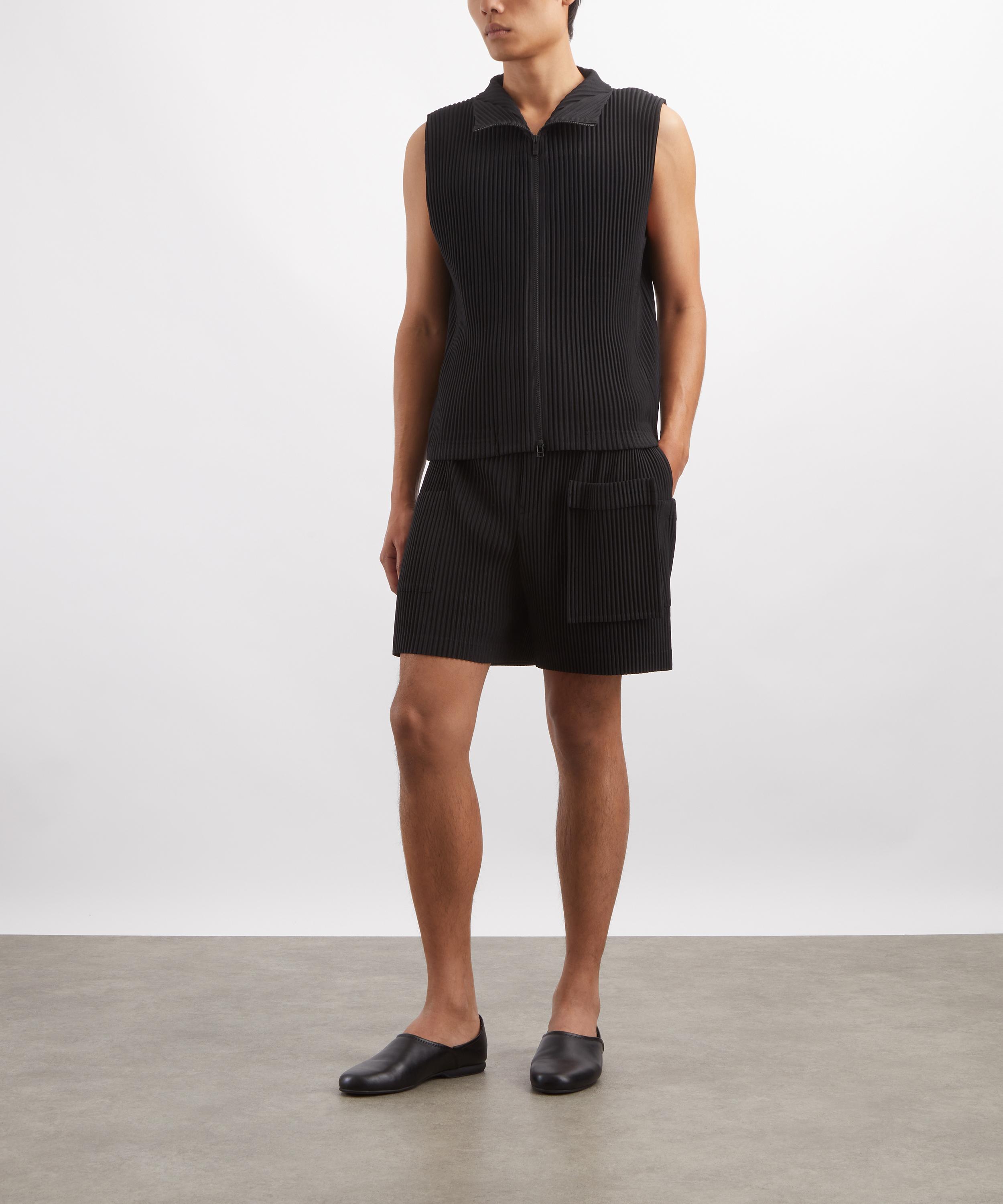 HOMME PLISS&Eacute; ISSEY MIYAKE - MONTHLY COLOURS APRIL Pleated Vest image number 1