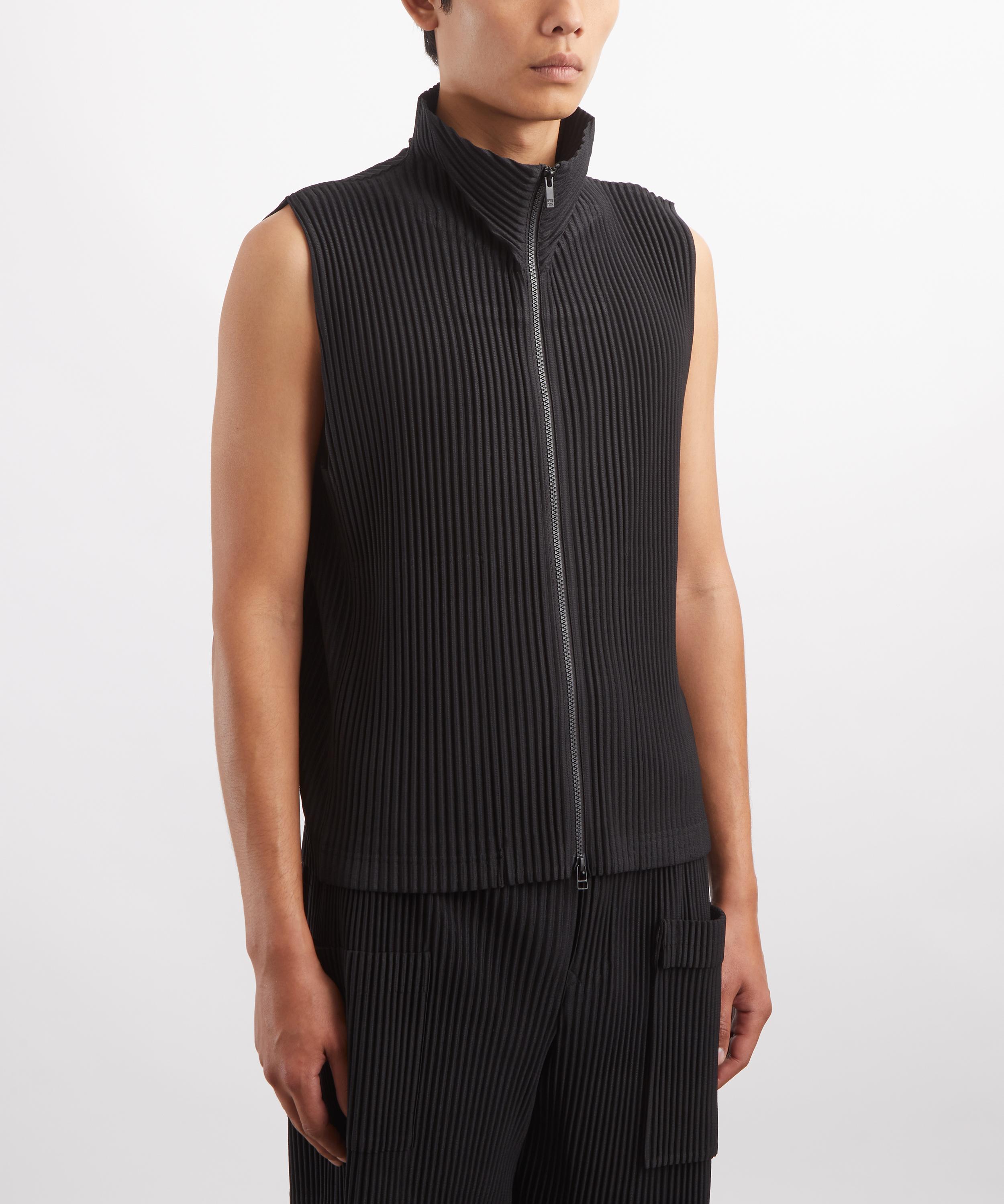HOMME PLISS&Eacute; ISSEY MIYAKE - MONTHLY COLOURS APRIL Pleated Vest image number 2