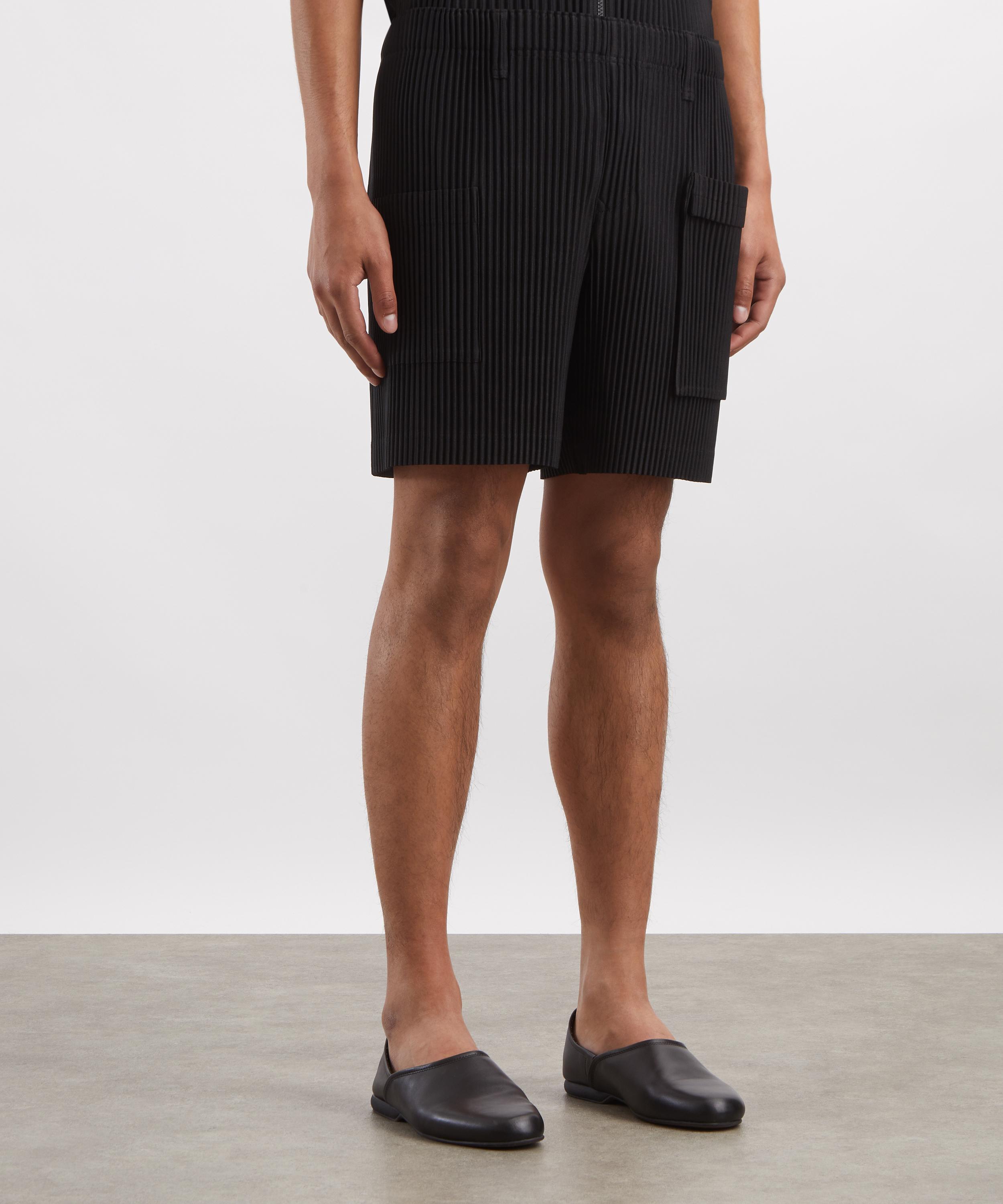 HOMME PLISS&Eacute; ISSEY MIYAKE - PAINTER&rsquo;S GEAR Pleated Shorts image number 2