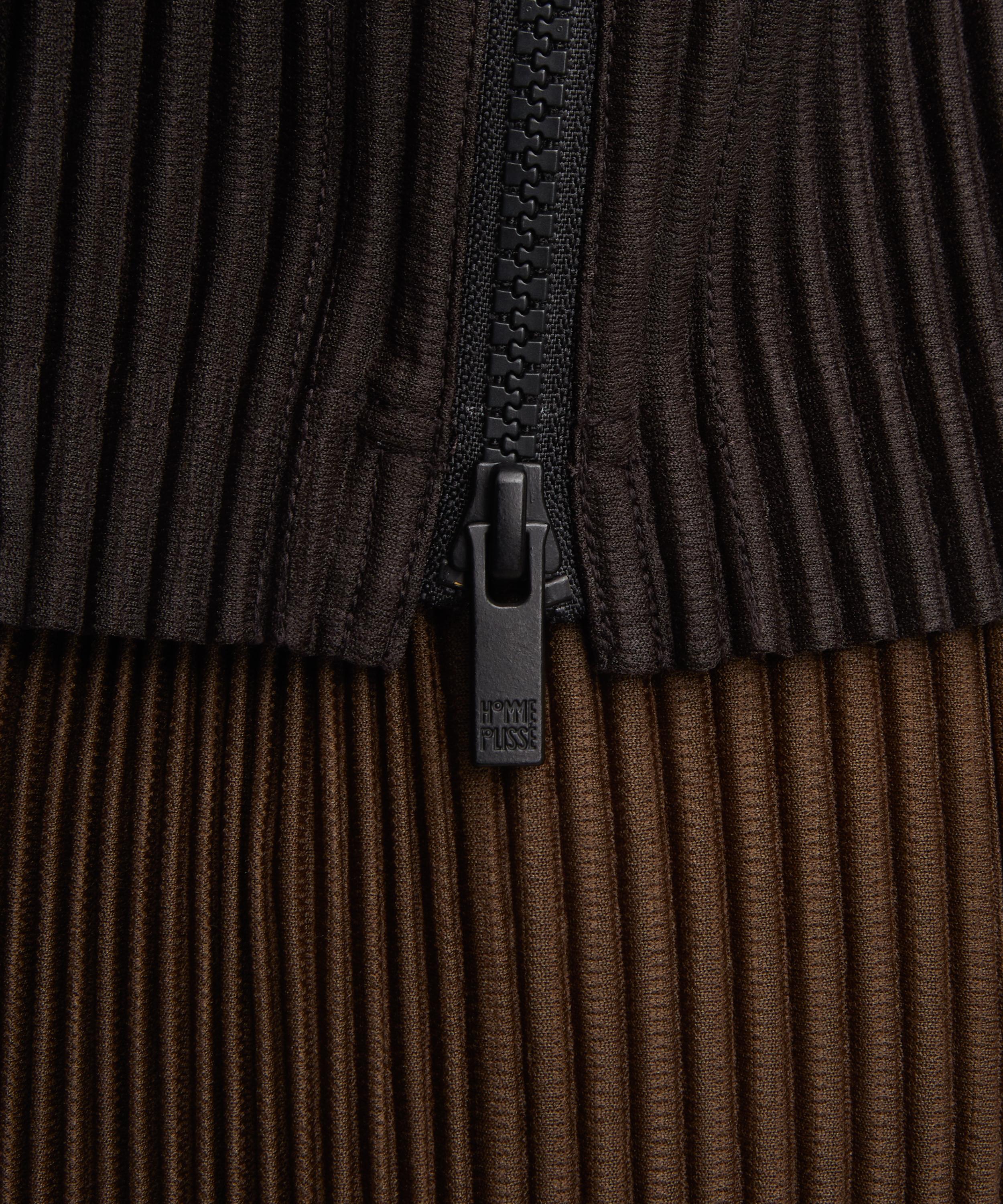 HOMME PLISS&Eacute; ISSEY MIYAKE - MULTI-FASTENED Pleated Polo Shirt image number 4