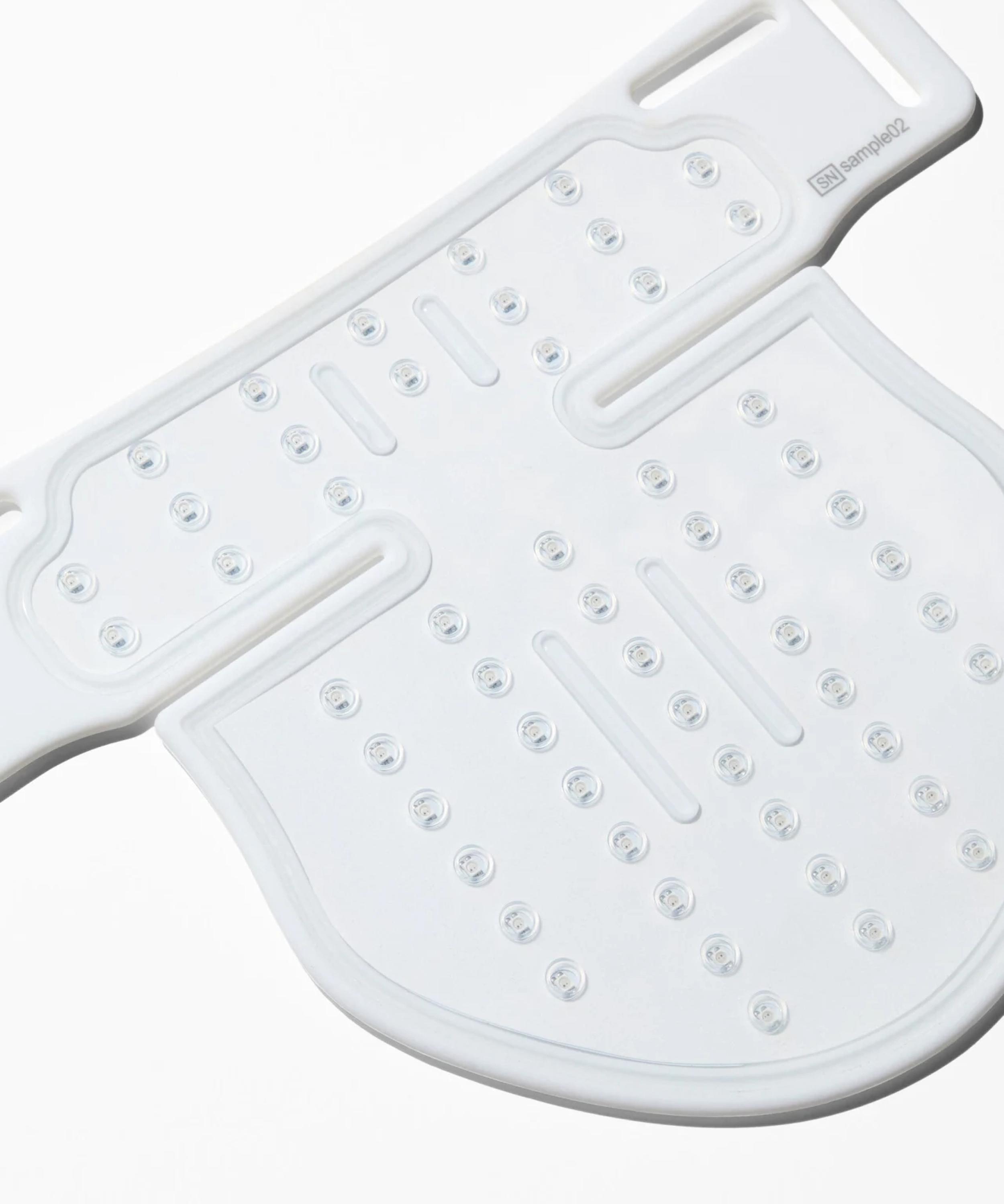 Beauty Pie - C-Wave Neck and D&eacute;collet&eacute; LED Mask image number 1