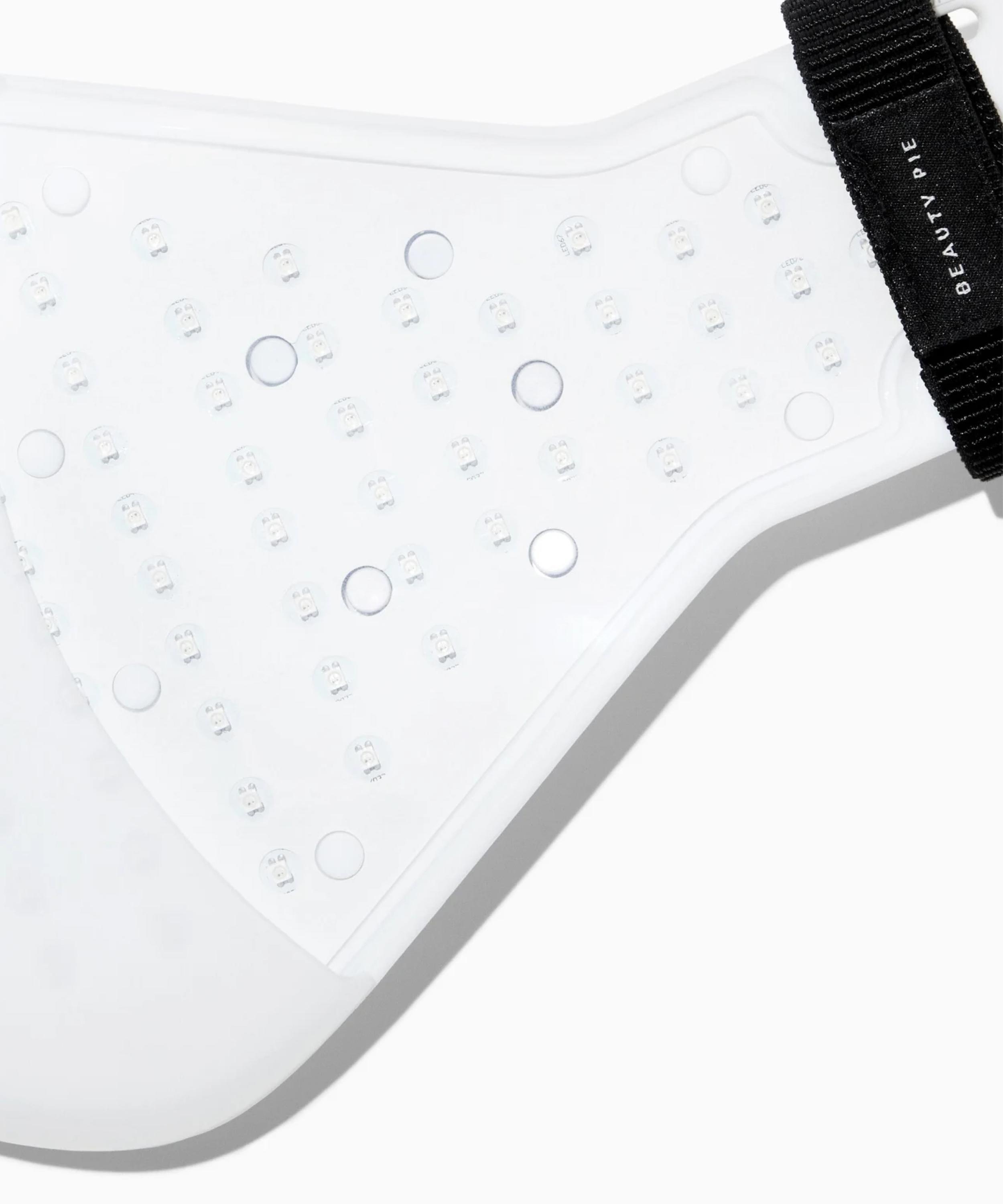 Beauty Pie - C-Wave Rejuvenating LED Treatment for Hands image number 3