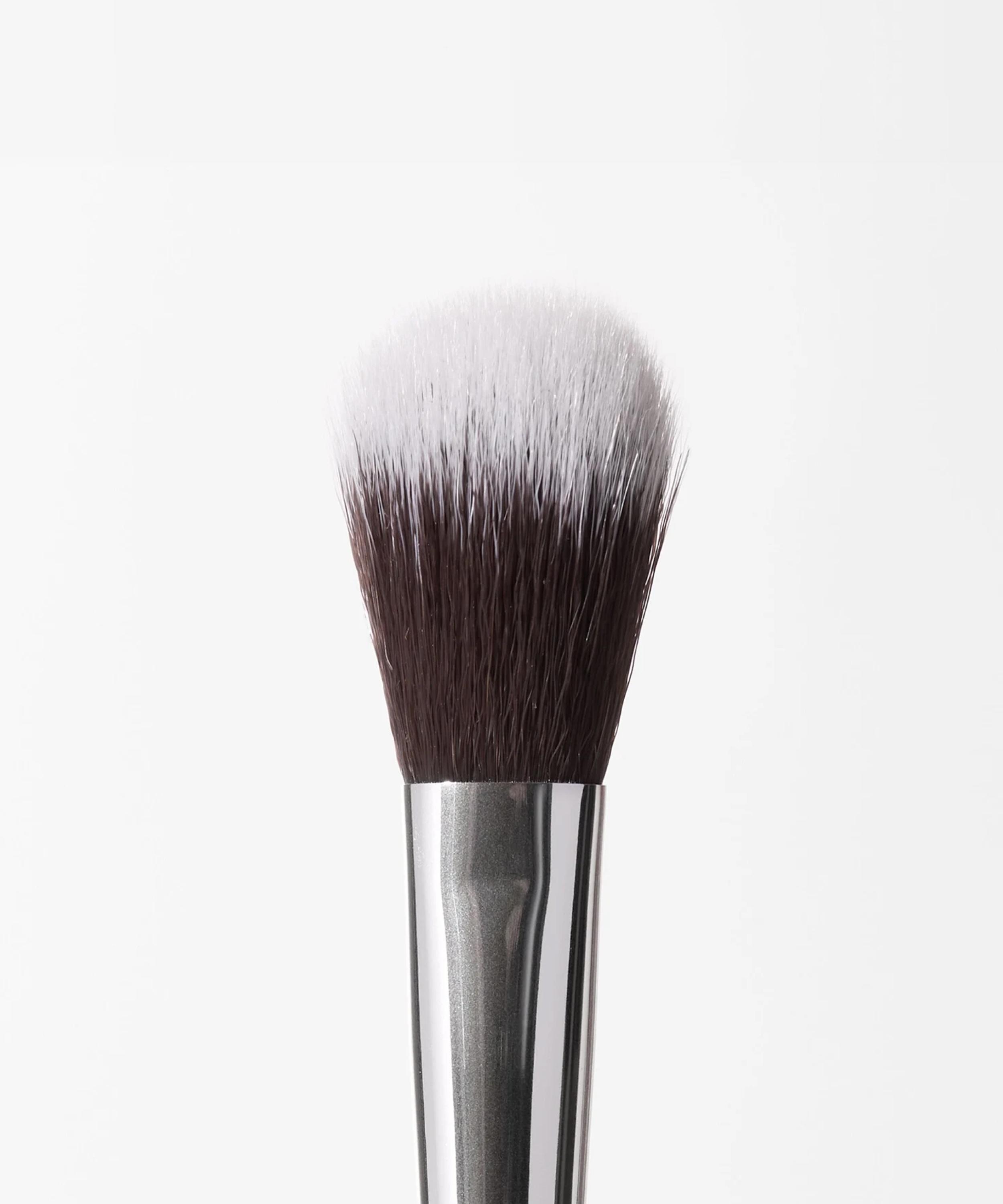 Beauty Pie - Highlighting and Setting Powder Brush 011 image number 3