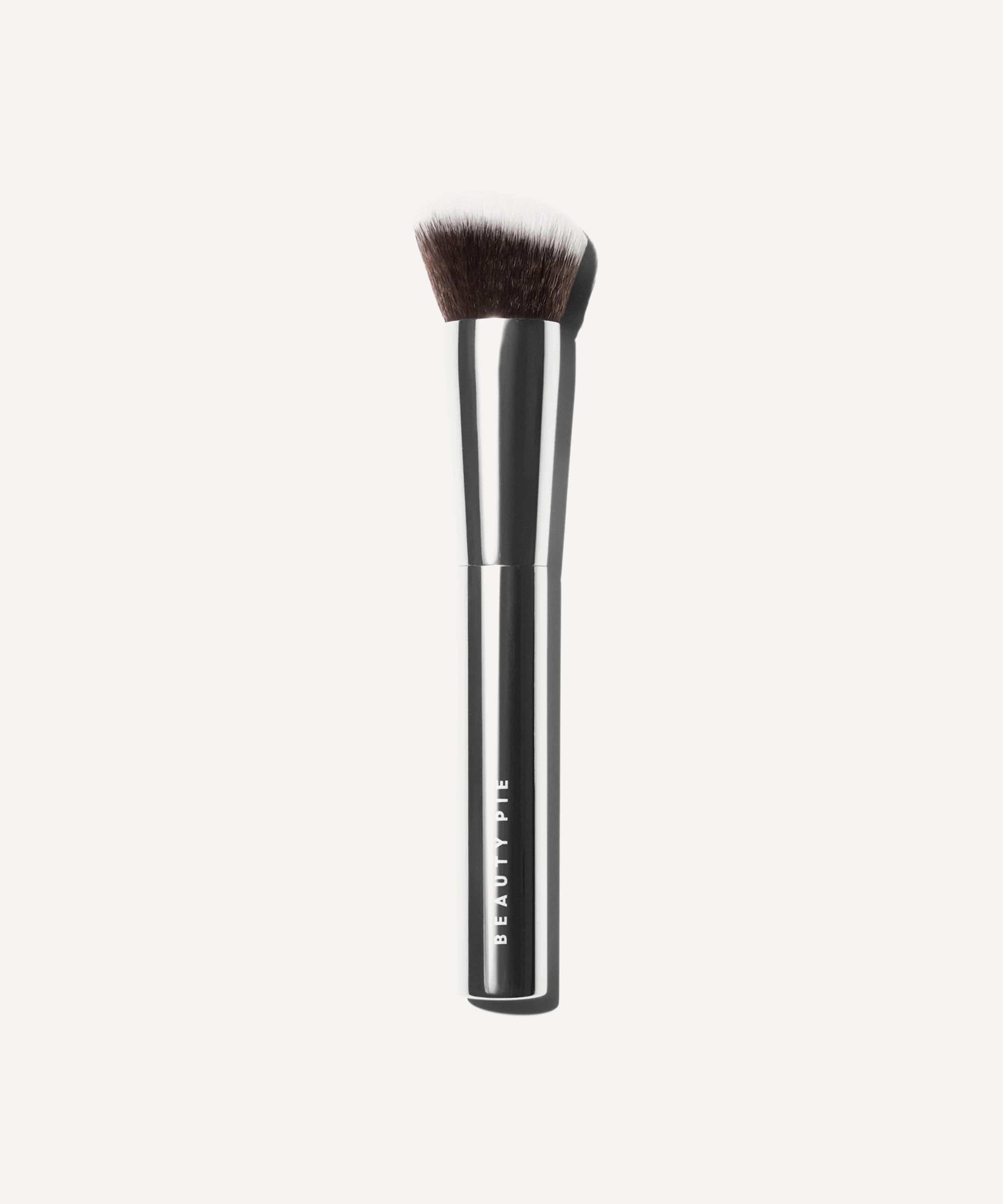 Beauty Pie - Seamless Foundation Buffing Brush 001