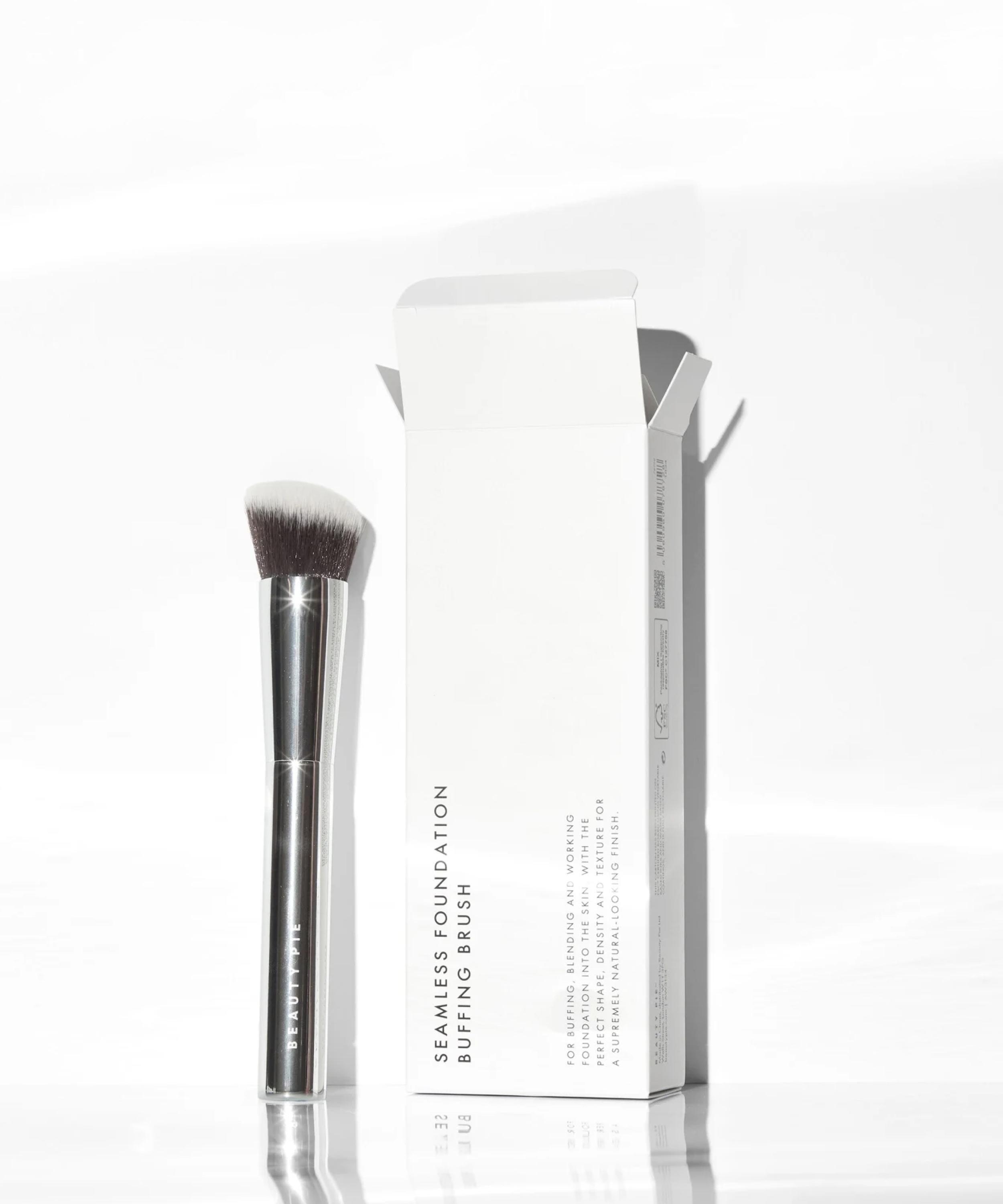 Beauty Pie - Seamless Foundation Buffing Brush 001 image number 2