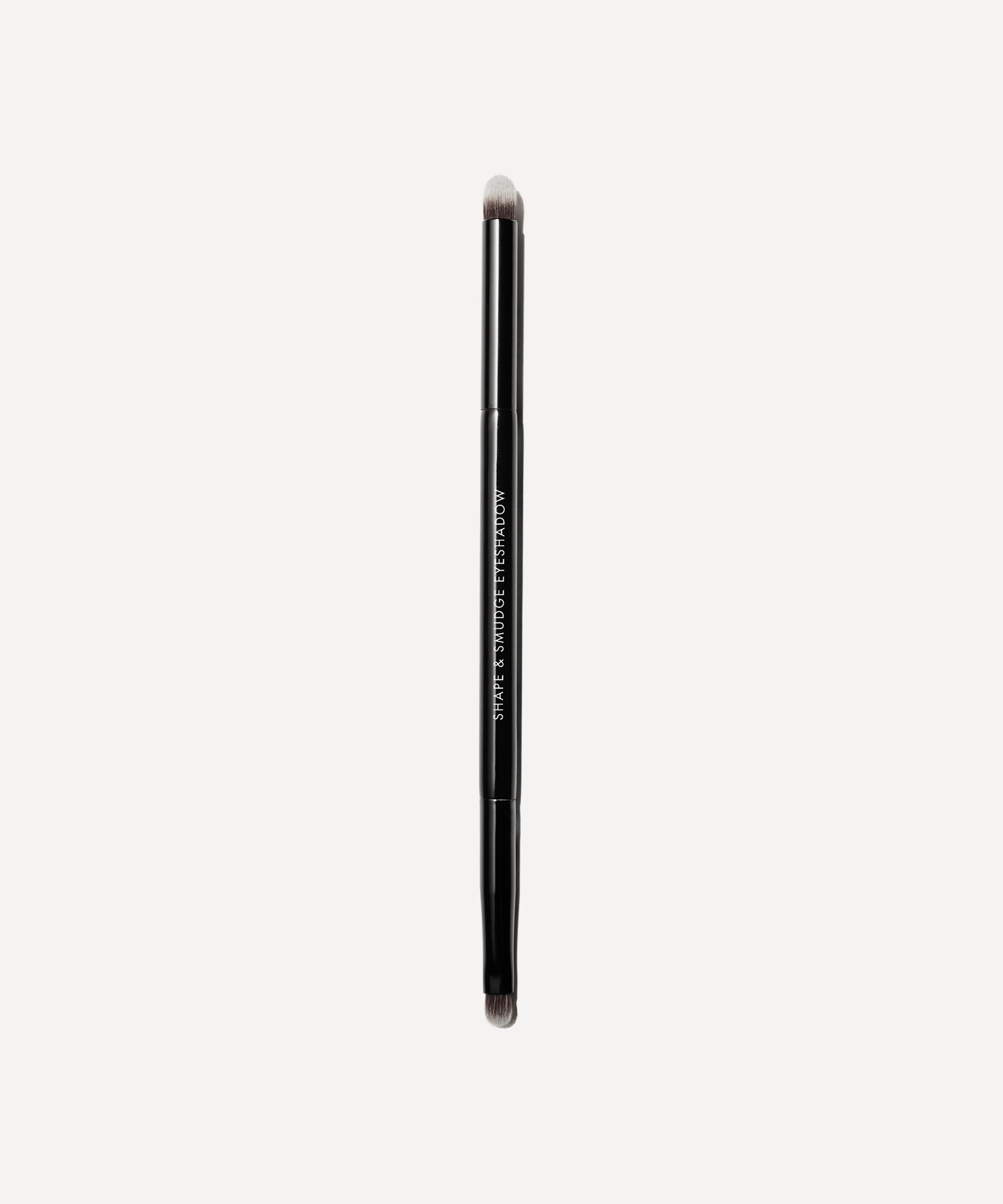 Beauty Pie - Shape and Smudge Eyeshadow Brush