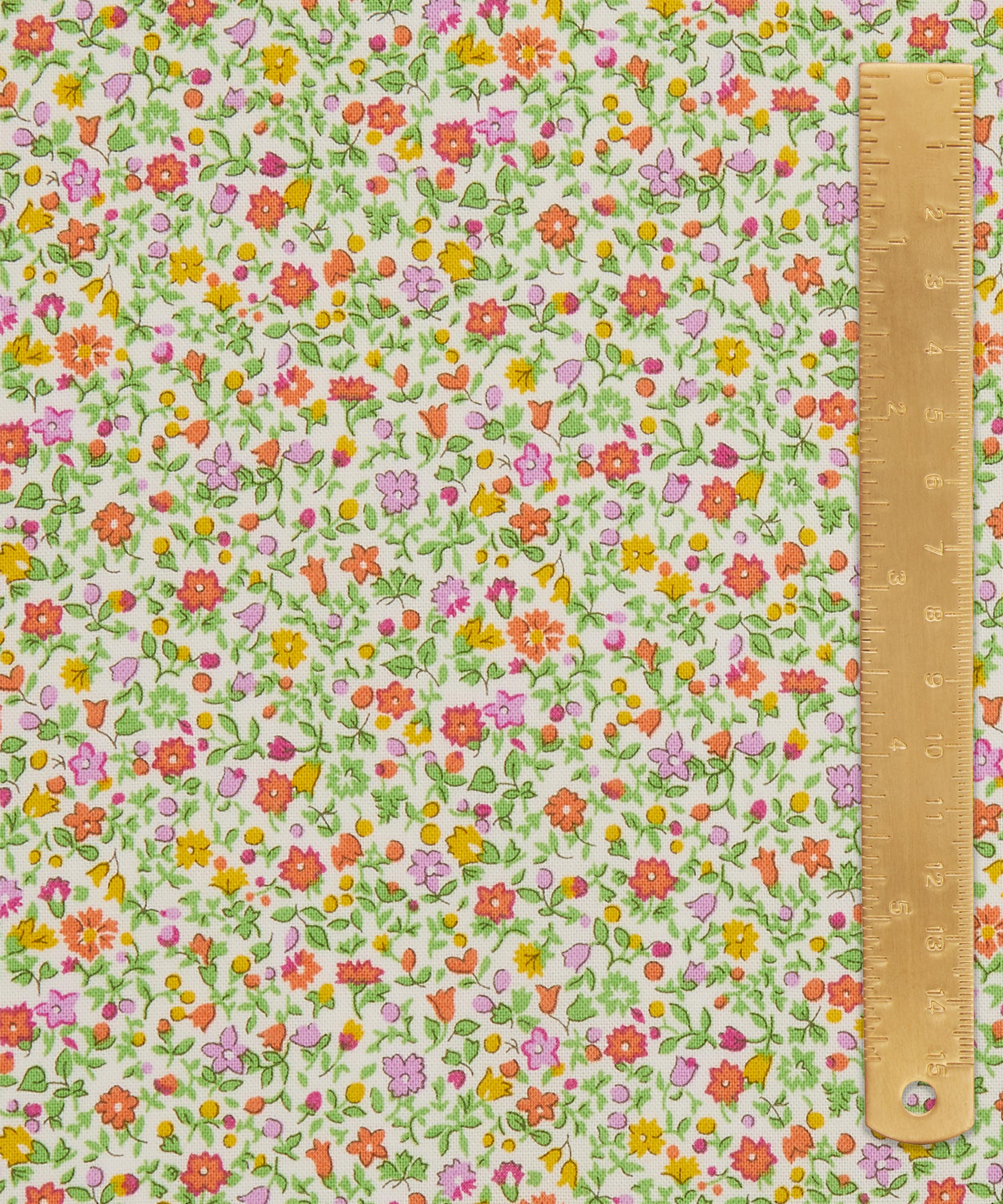 Liberty Fabrics - Posy Haze Lasenby Quilting Cotton image number 4