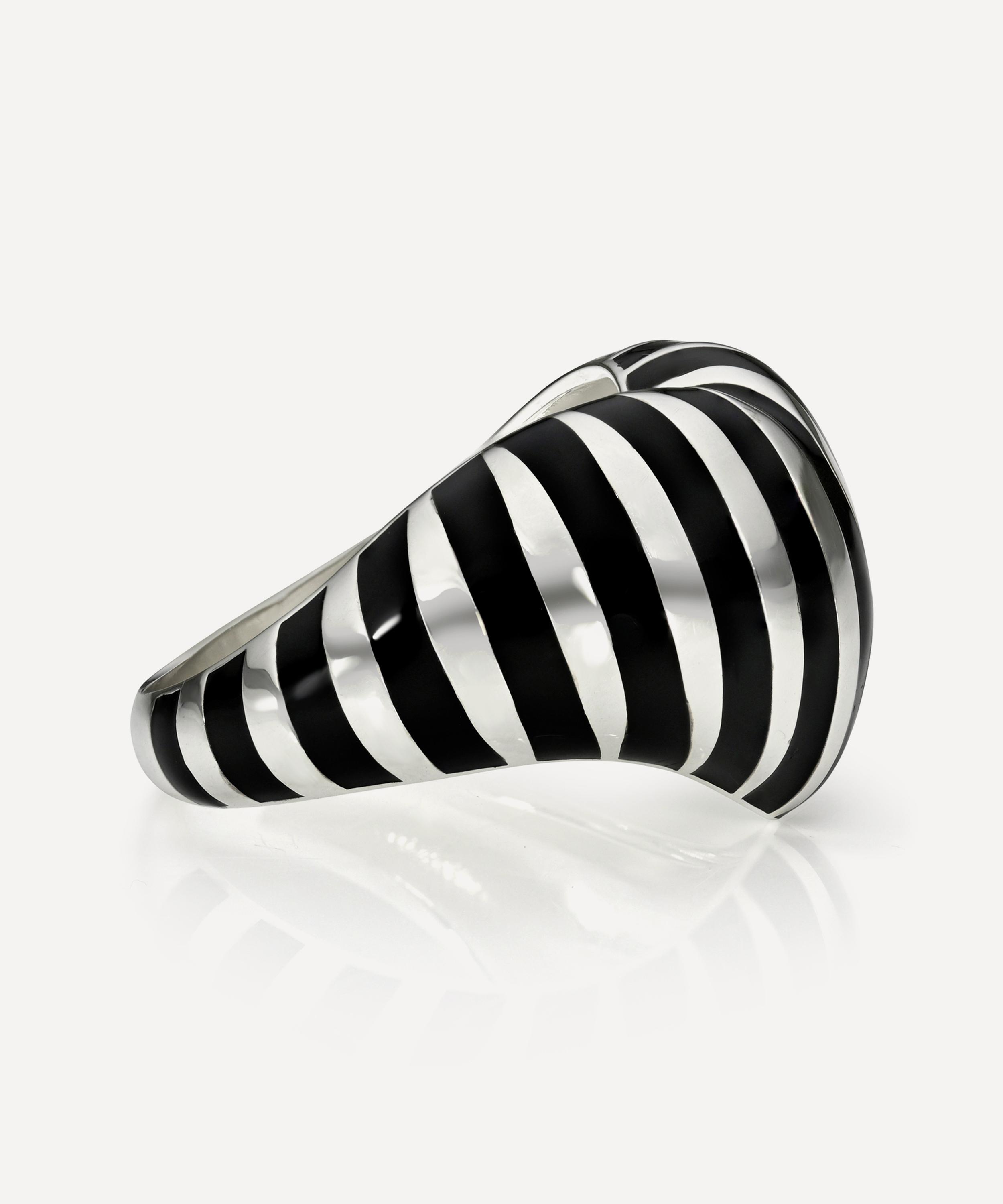 Rachel Quinn - Sterling Silver Striped Chubby Heart Ring image number 1