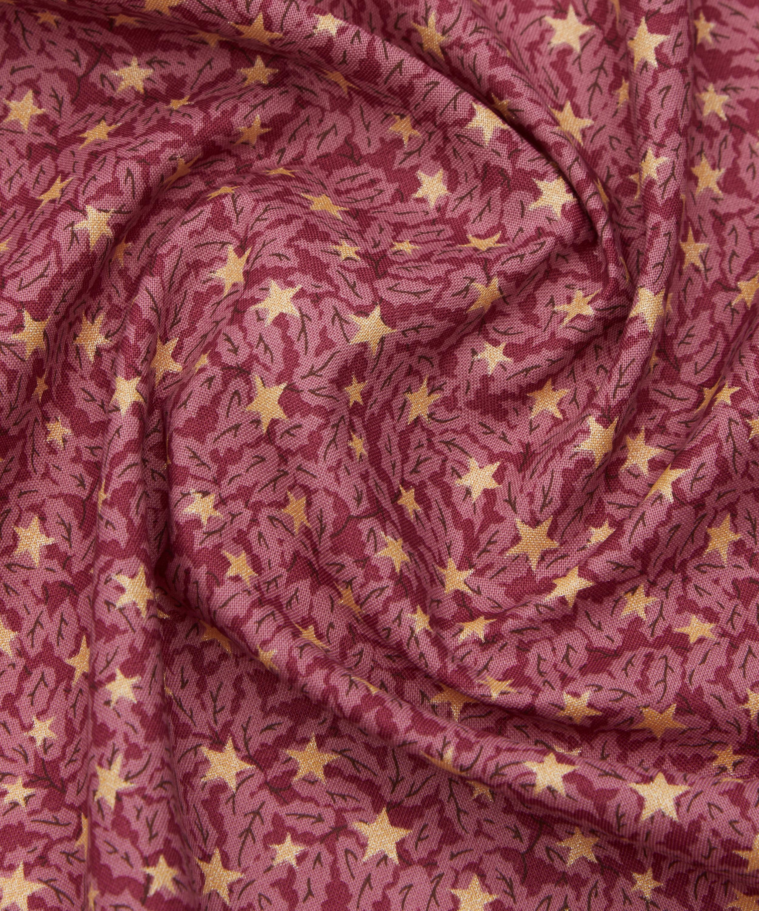 Liberty Fabrics - Holly Sparkle Lasenby Quilting Fabric image number 3