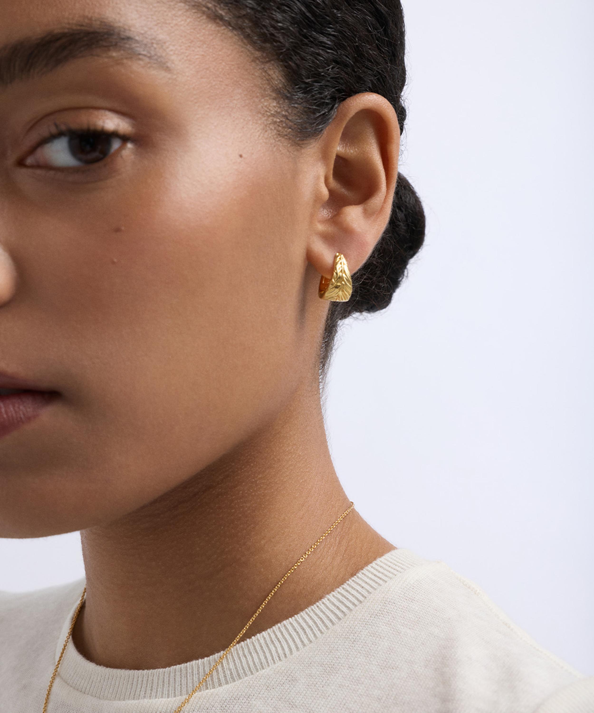 Astley Clarke - 18ct Gold-Plated Terra Scoop Huggie Hoop Earrings image number 1