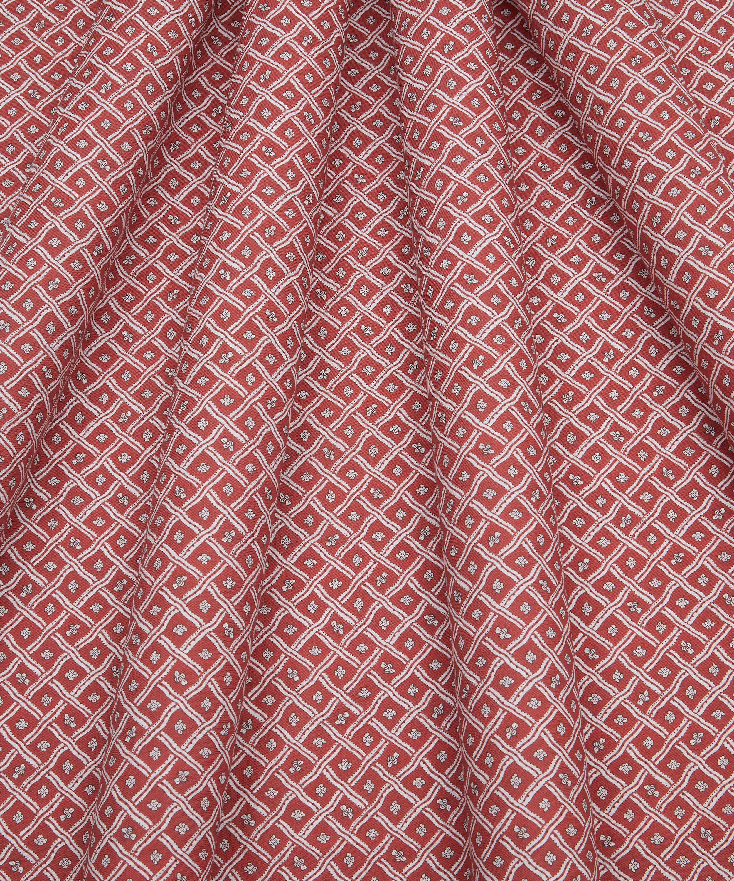 Liberty Fabrics - Bumble Trellis Lasenby Quilting Fabric image number 2