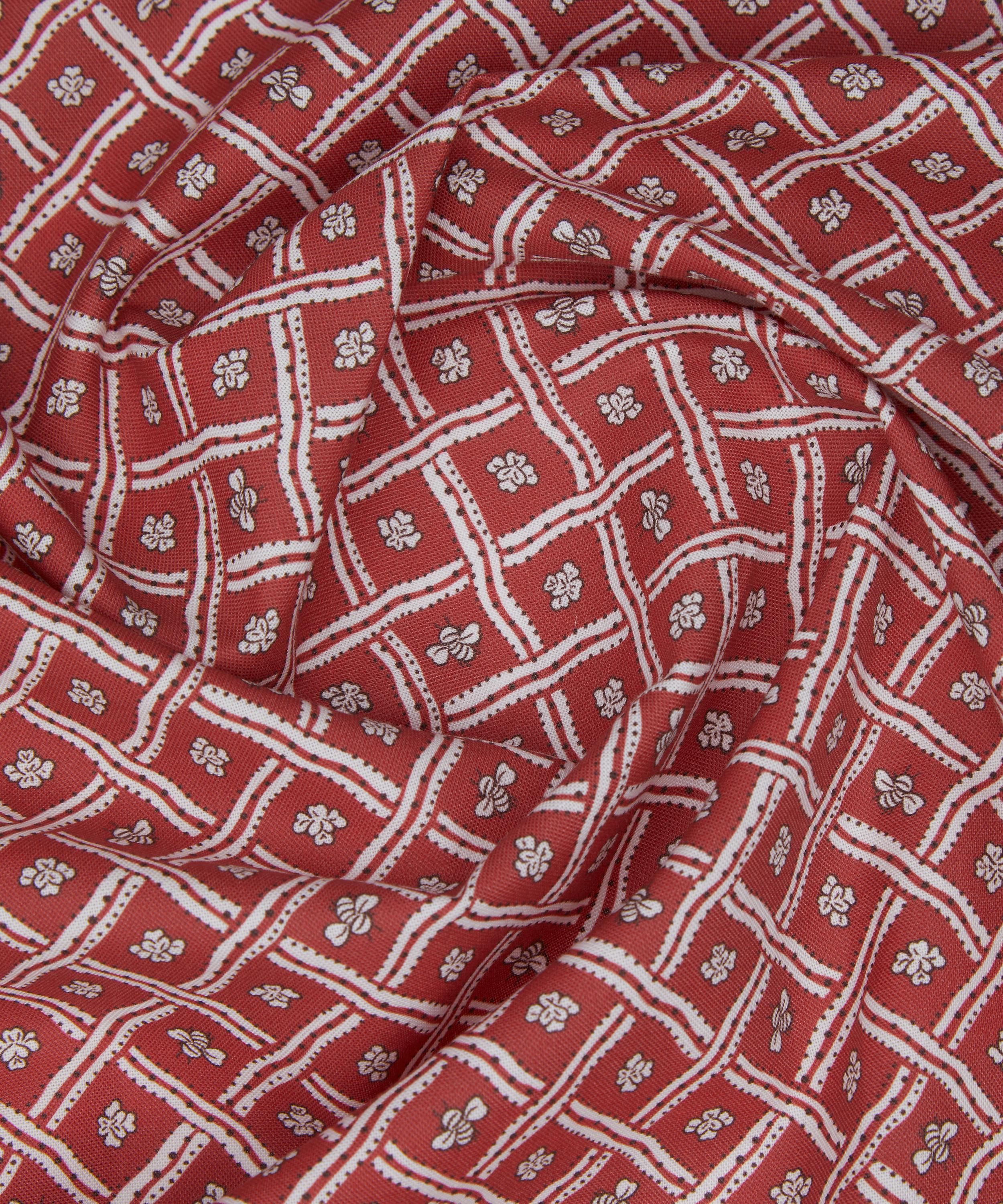 Liberty Fabrics - Bumble Trellis Lasenby Quilting Fabric image number 3