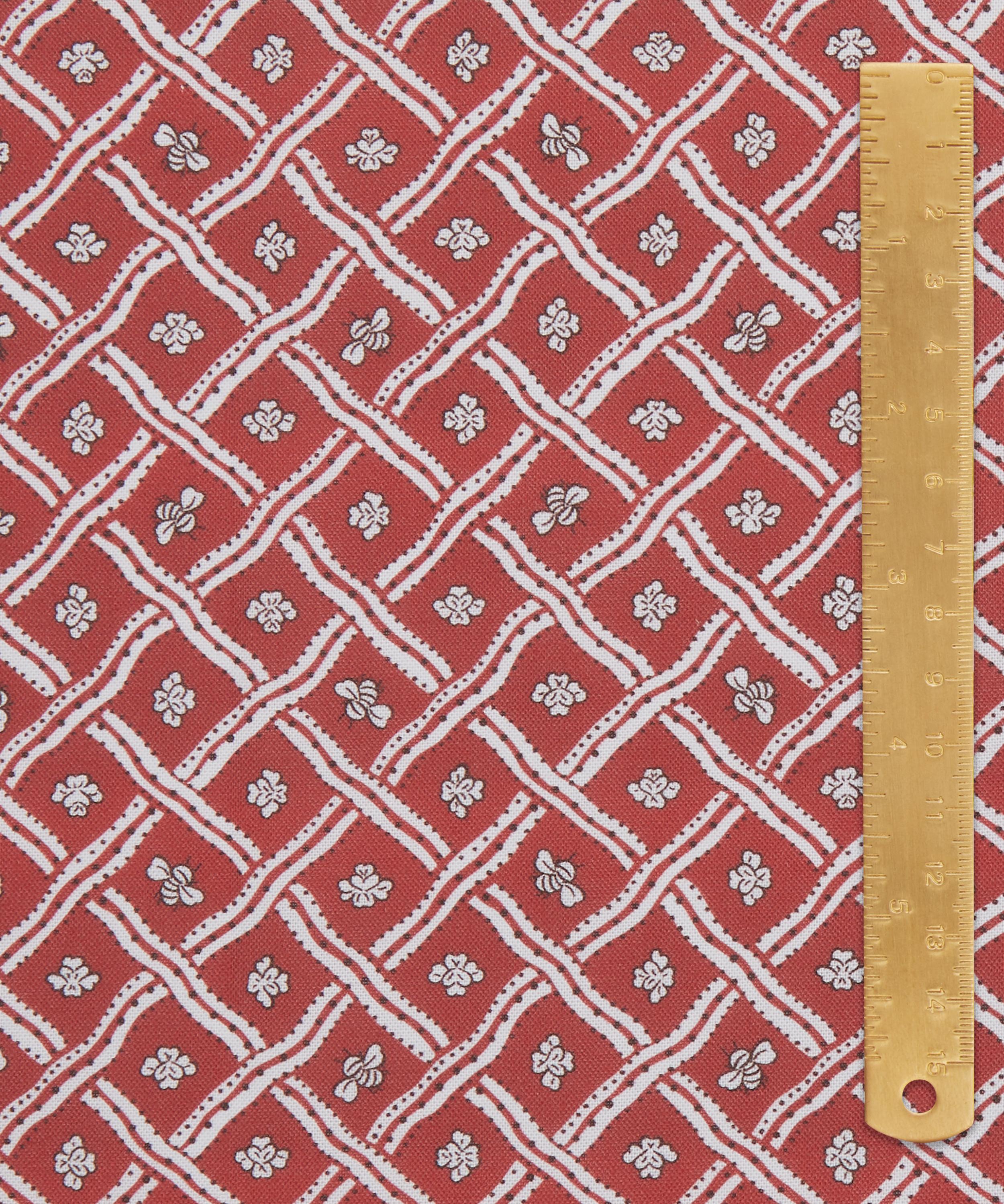 Liberty Fabrics - Bumble Trellis Lasenby Quilting Fabric image number 4