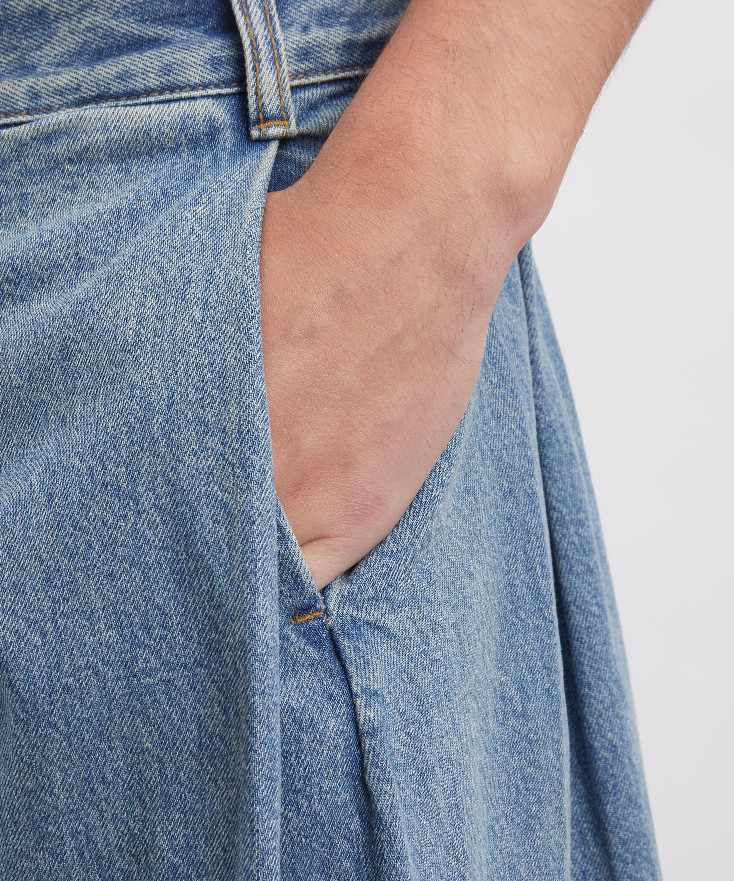 Seventh - Denim 410 Bermuda Denim Jeans in Vintage Tide Blue Wash image number 4