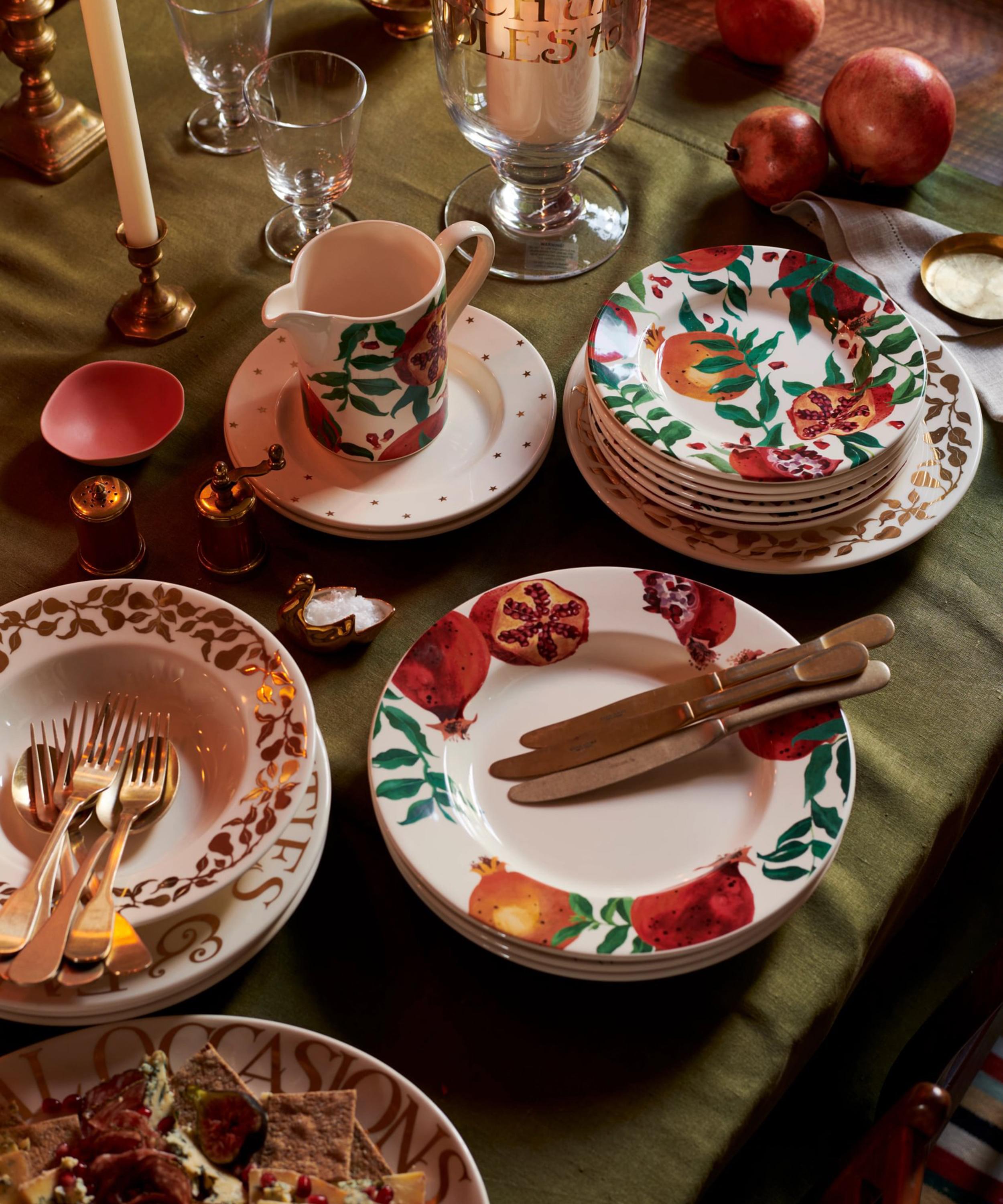 Emma Bridgewater - Festive Pomegranate Medium Straight Jug image number 2