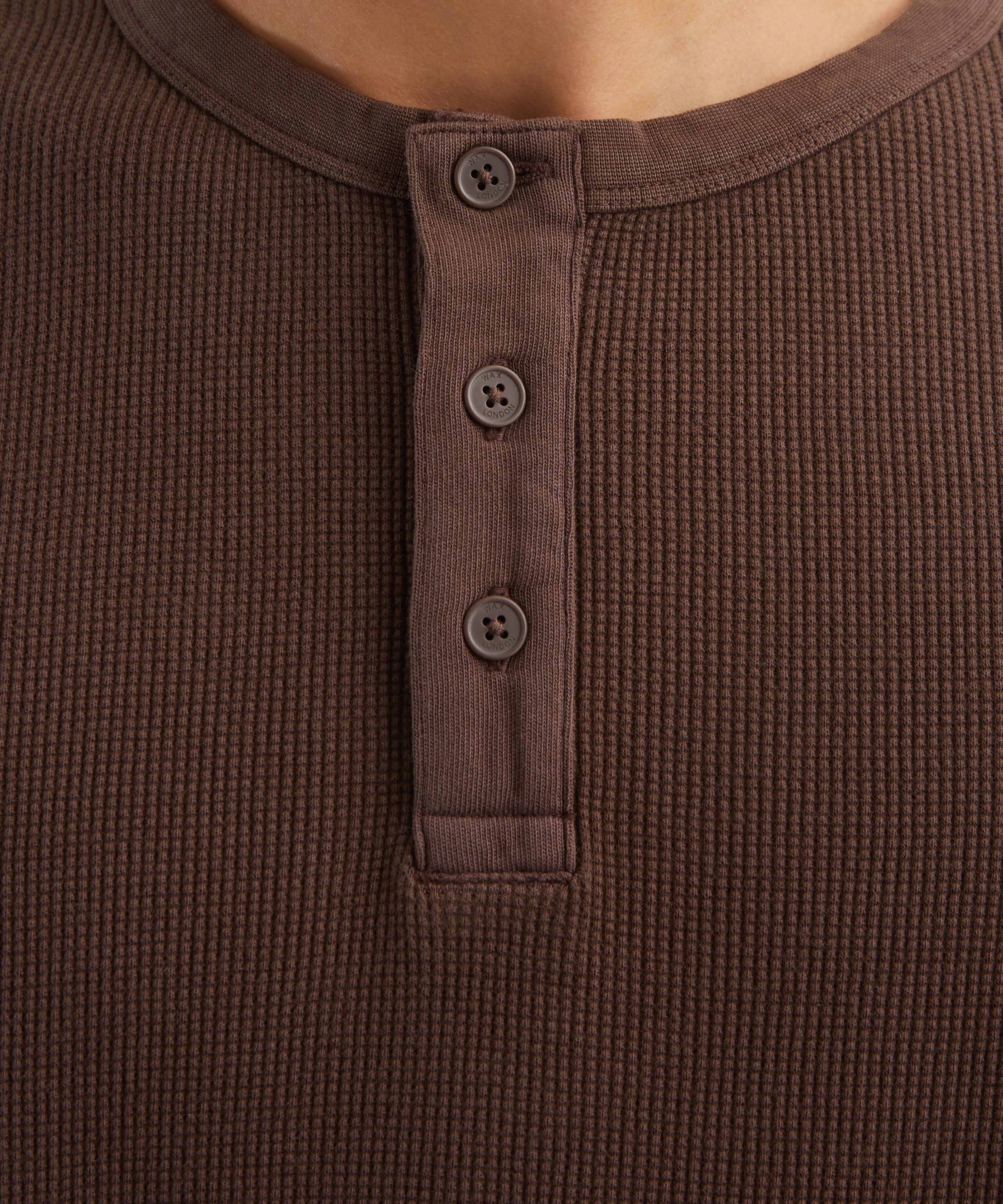 Wax London - Caleb Waffle Cotton Long-Sleeve Henley Shirt image number 4