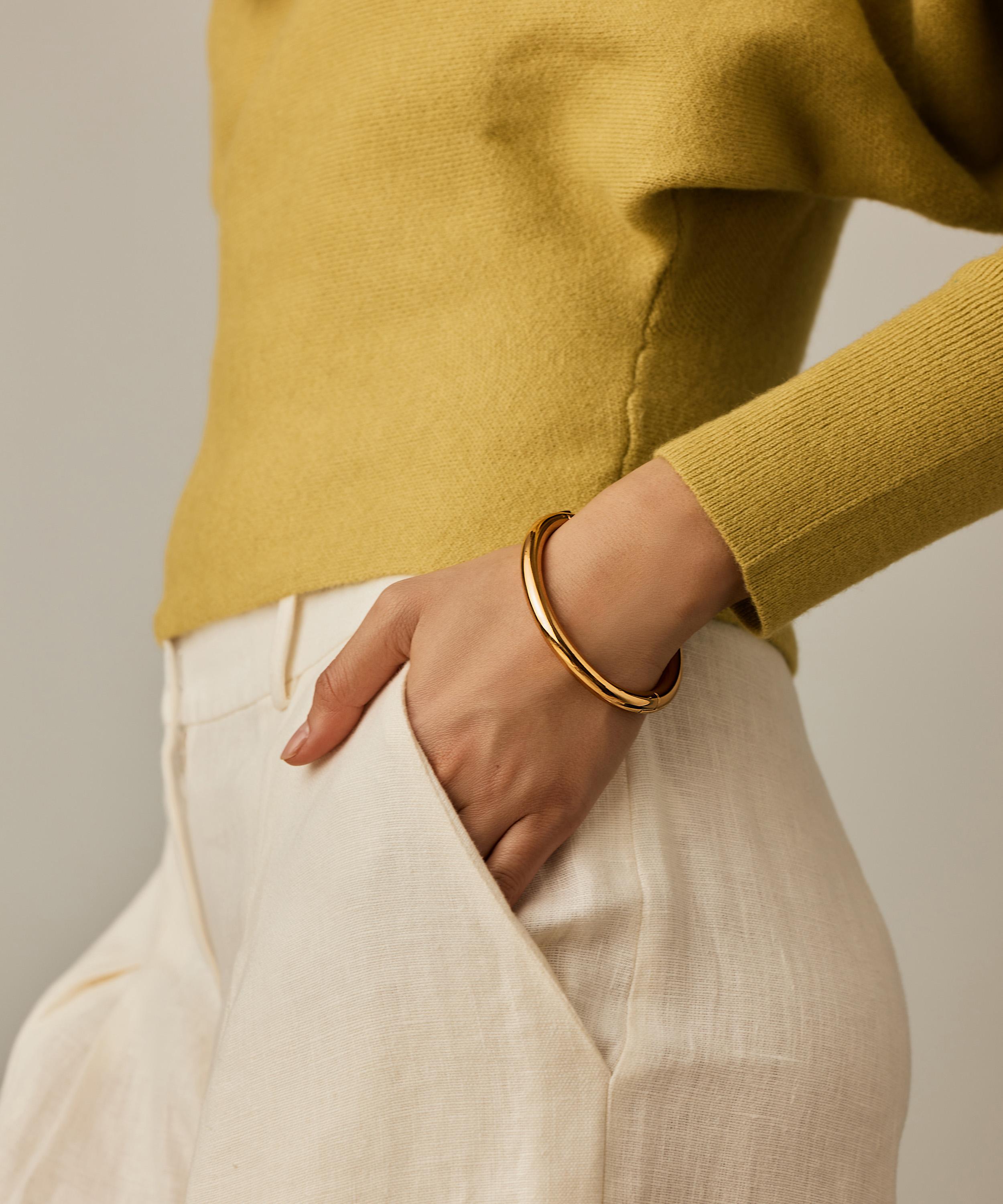 Missoma - 18ct Gold-Plated Chunky Round Hinged Bangle Bracelet image number 1