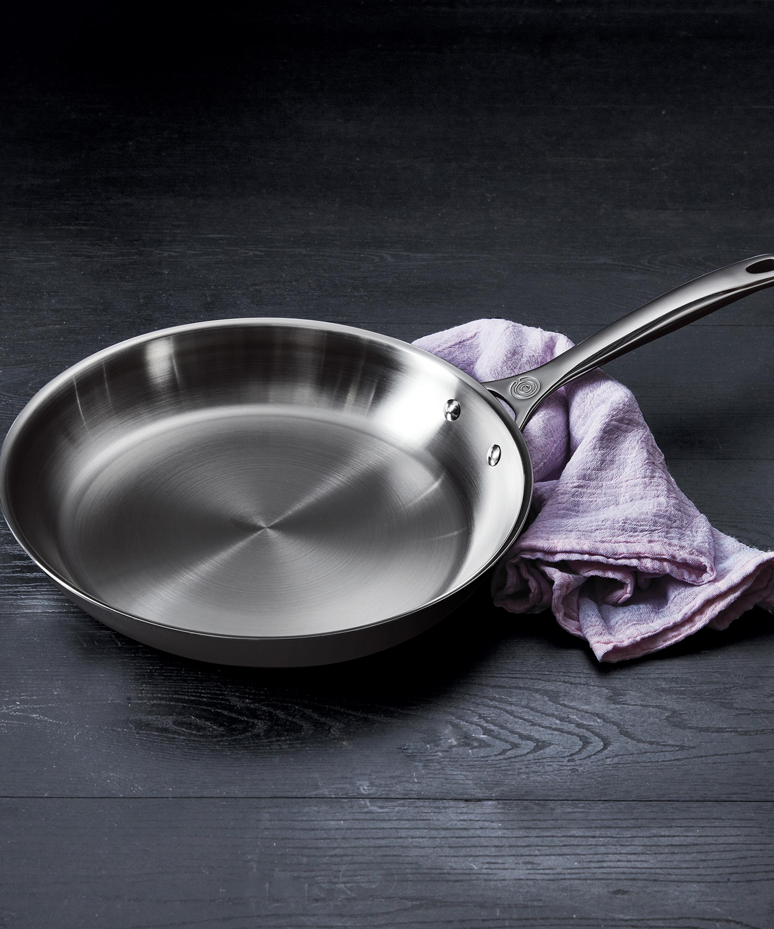 Le Creuset - Signature Stainless Steel Uncoated Shallow 20cm Frying Pan image number 5