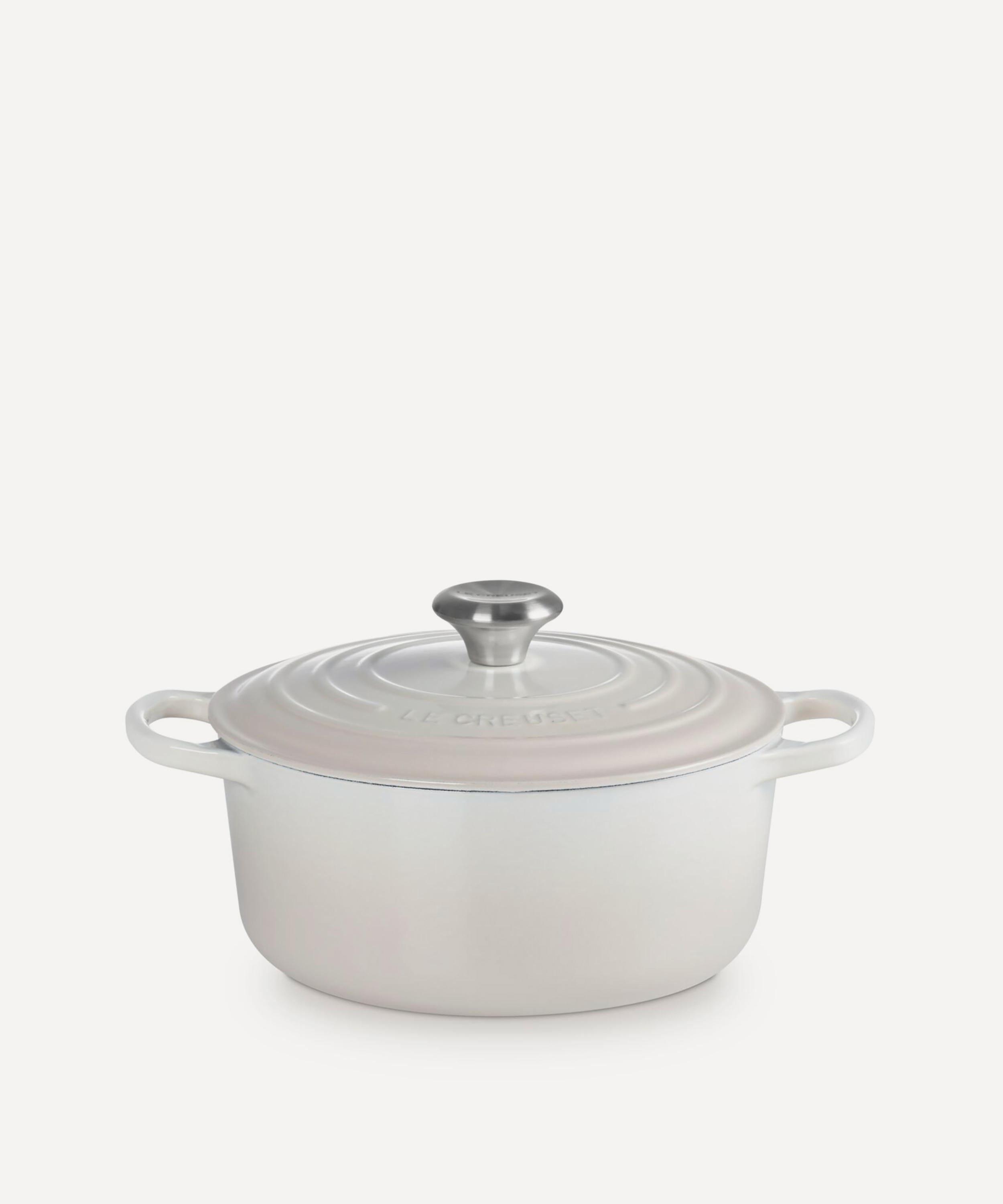 Le Creuset - Signature Cast Iron 24cm Round Casserole in Meringue