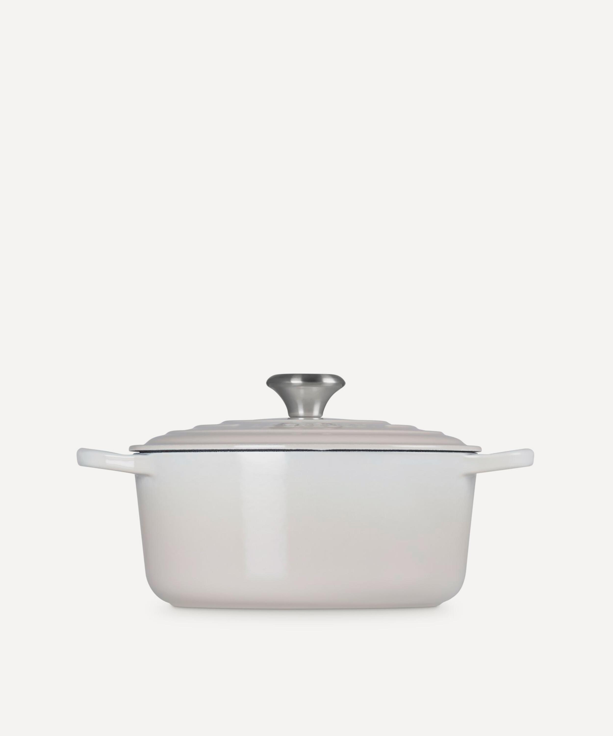 Le Creuset - Signature Cast Iron 24cm Round Casserole in Meringue image number 2