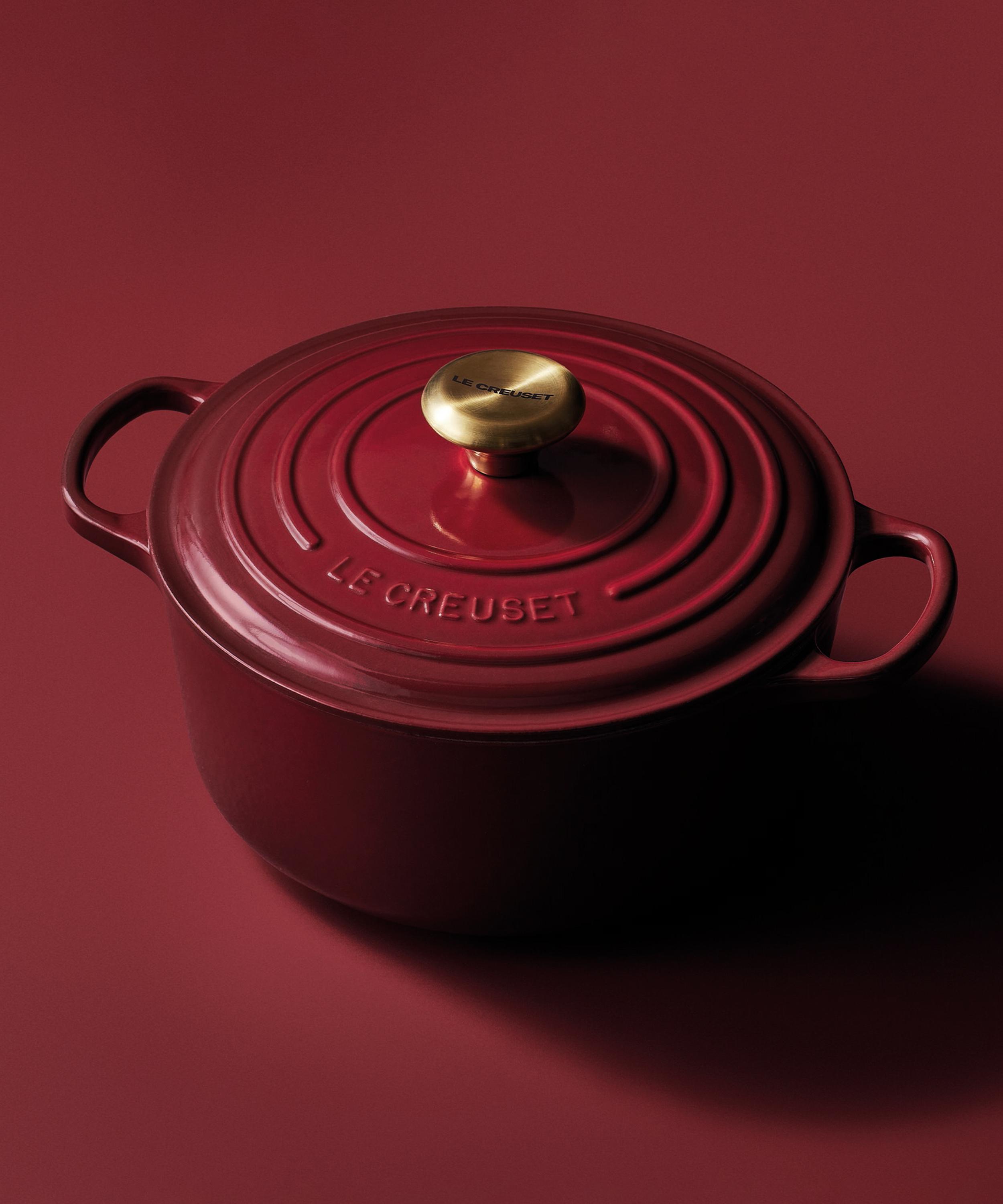 Le Creuset - Signature Cast Iron 24cm Round Casserole in Garnet image number 5