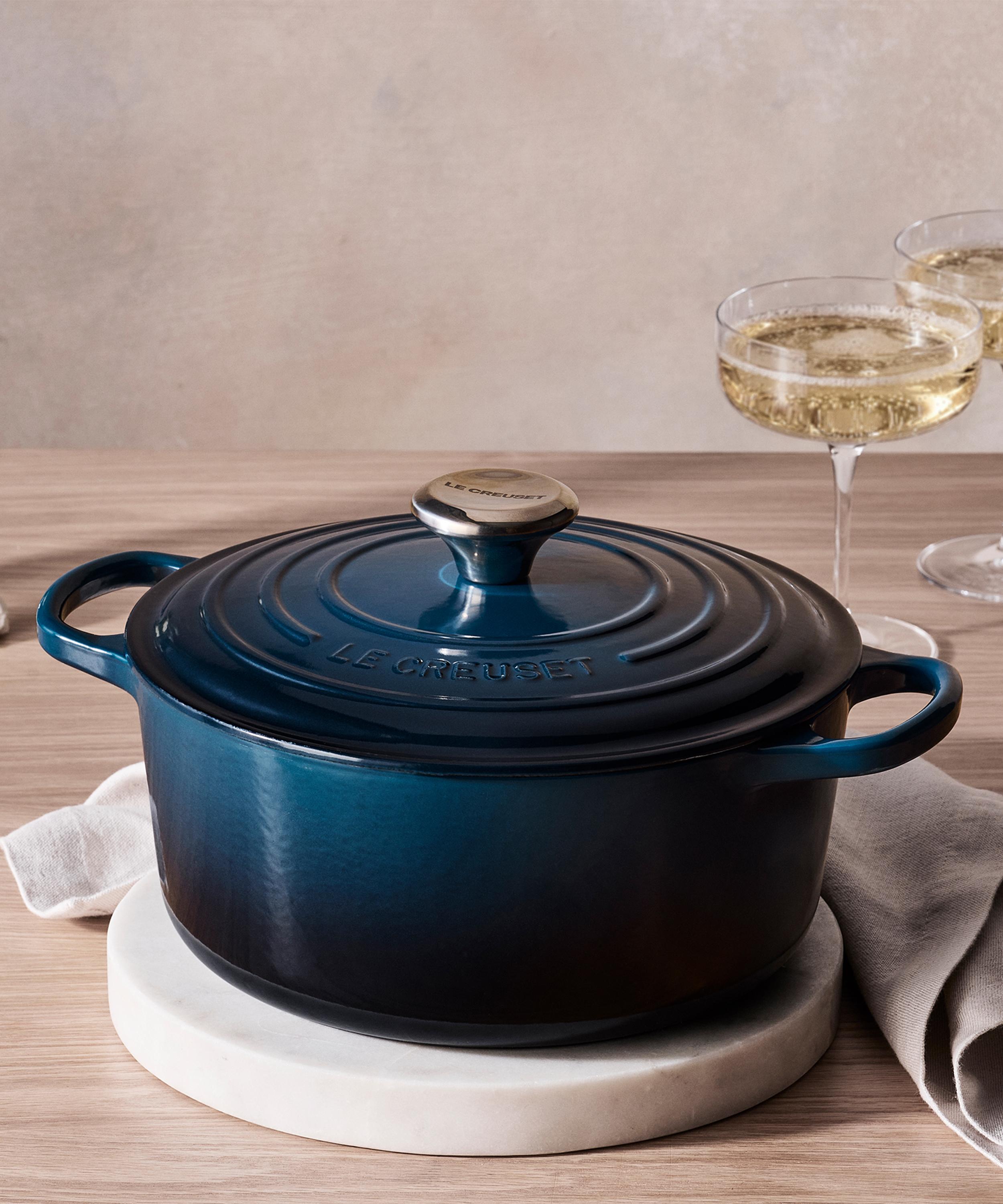 Le Creuset - Signature Cast Iron 24cm Round Casserole in Nuit image number 5