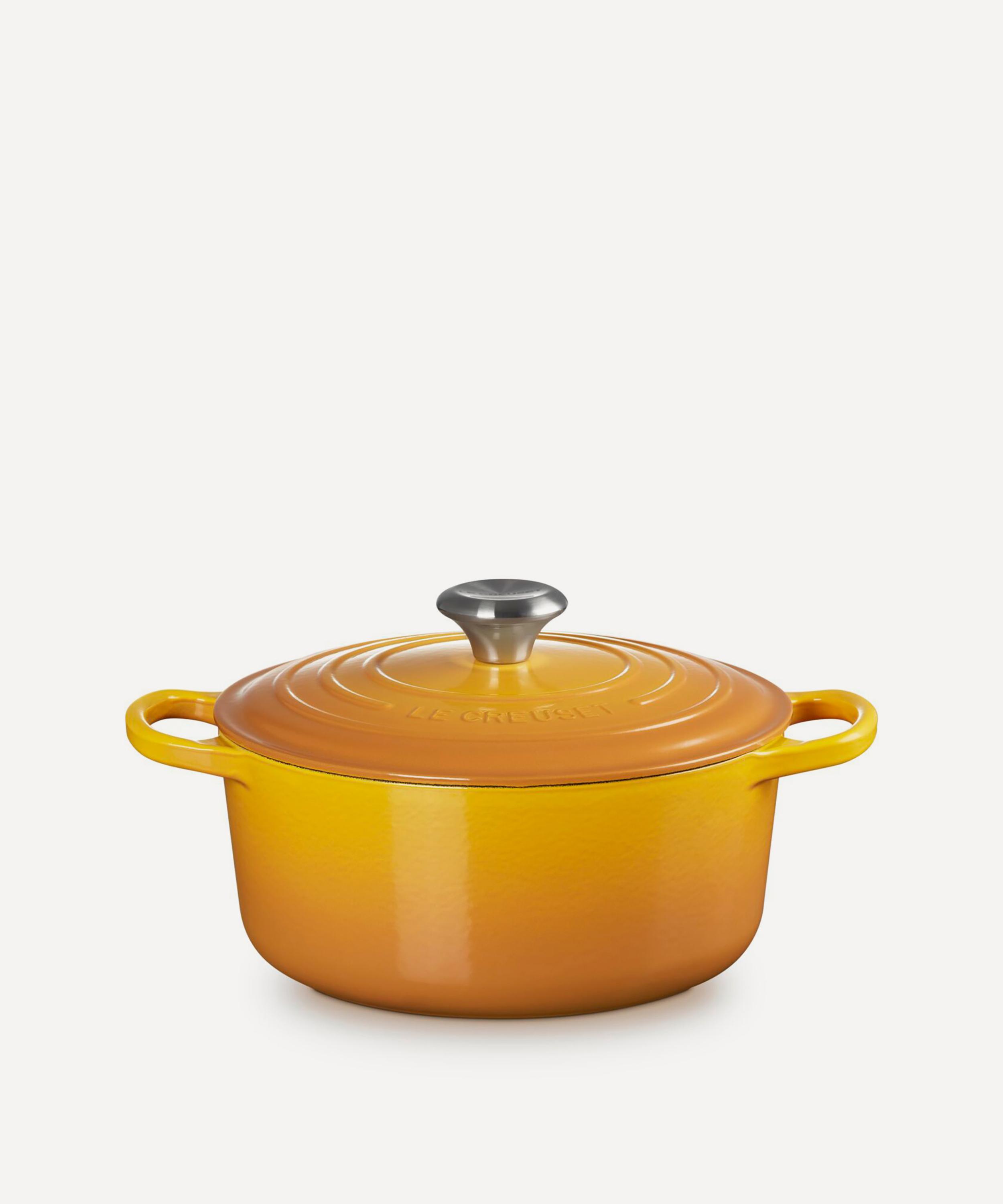 Le Creuset - Signature Cast Iron 24cm Round Casserole in Nectar