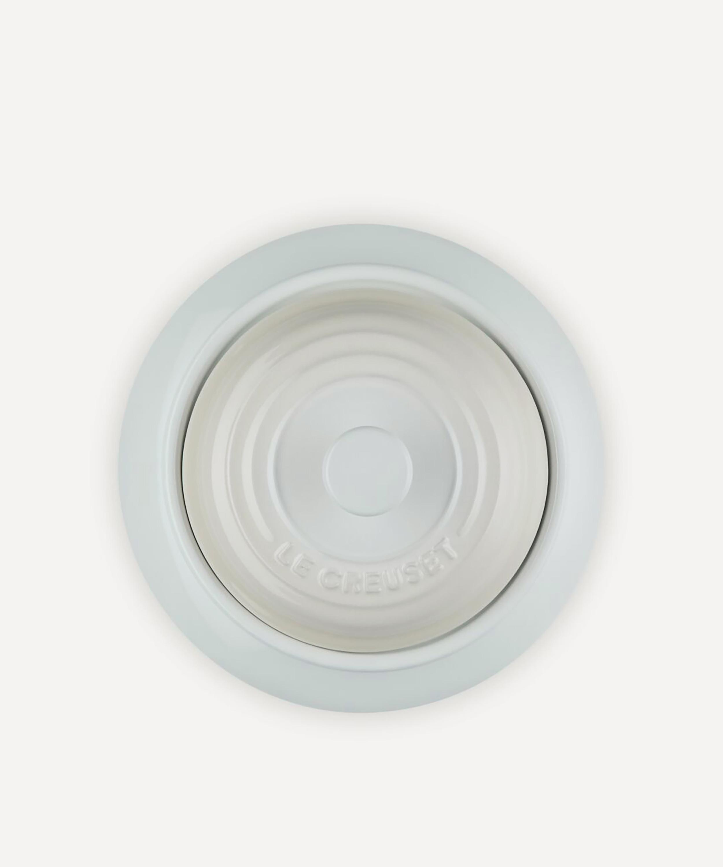 Le Creuset - Stoneware Biscuit Jar in Meringue image number 4