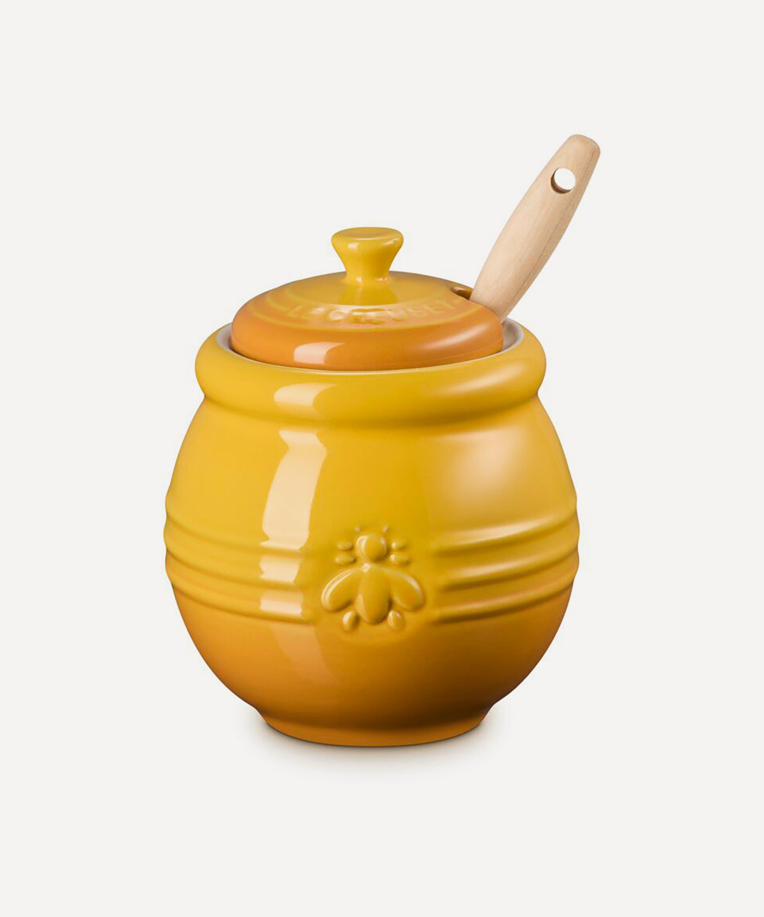 Le Creuset - Stoneware Honey Pot and Dipper Set in Nectar