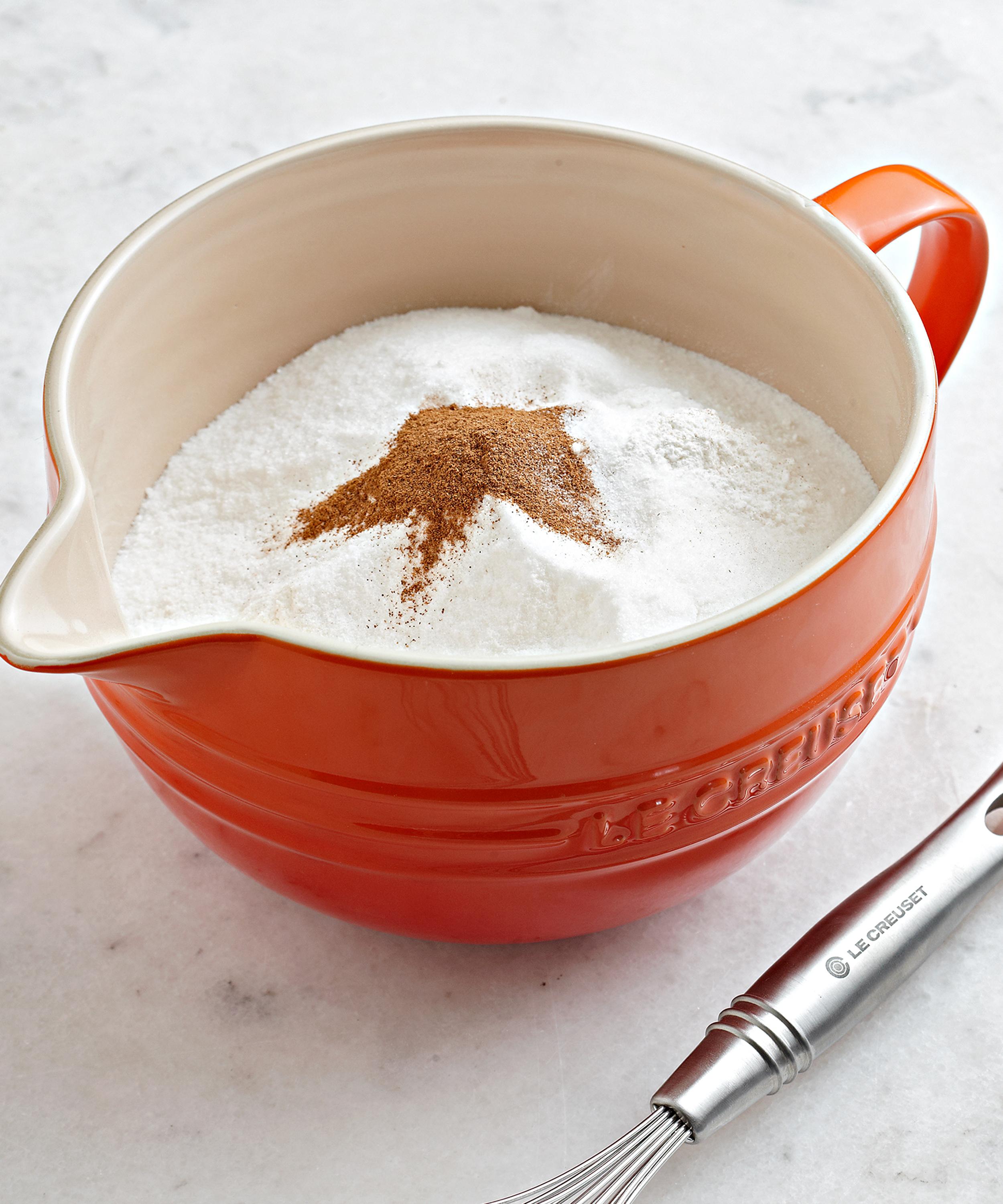 Le Creuset - Stoneware Mixing Jug in Volcanic image number 4