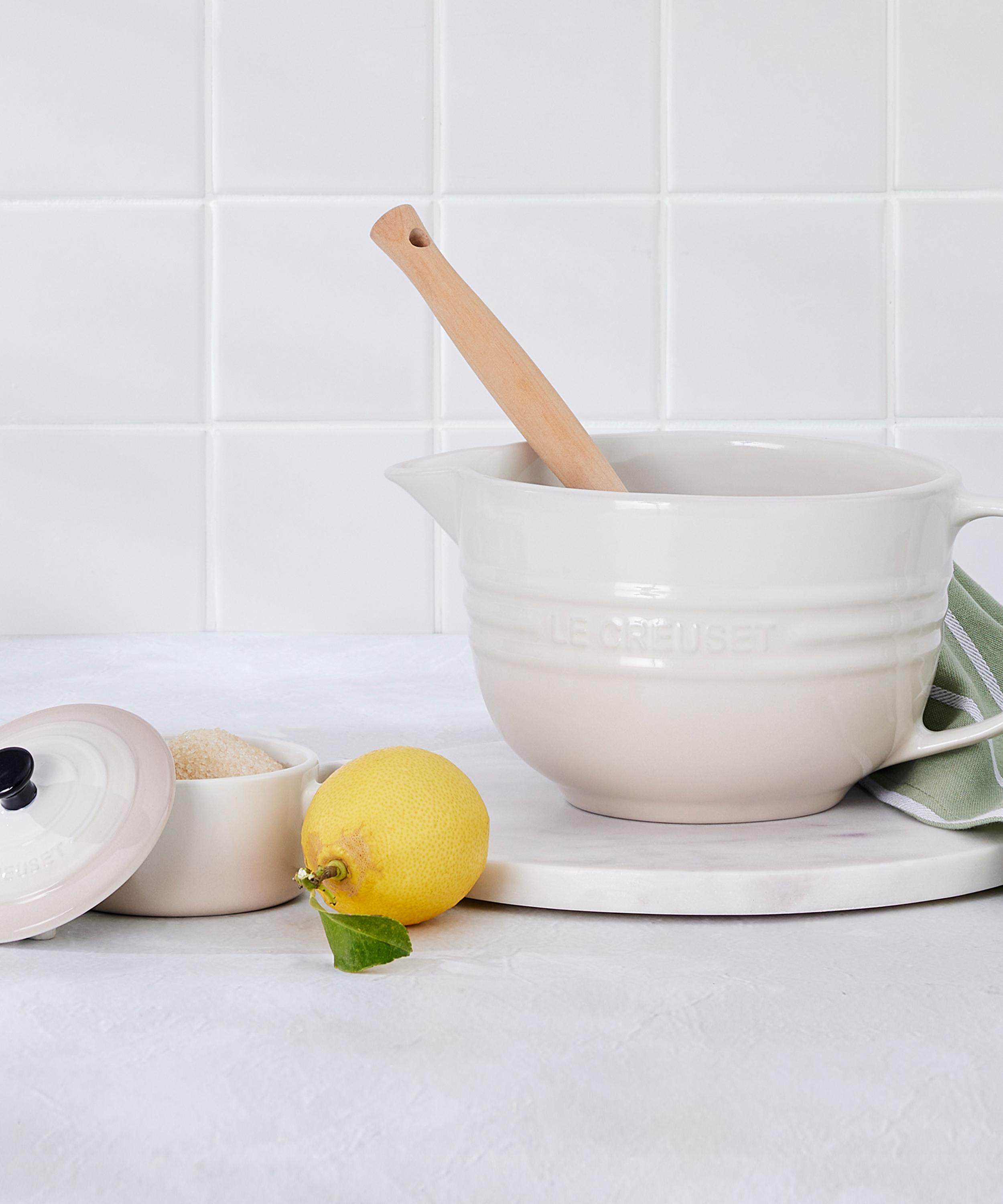 Le Creuset - Stoneware Mixing Jug in Meringue image number 4